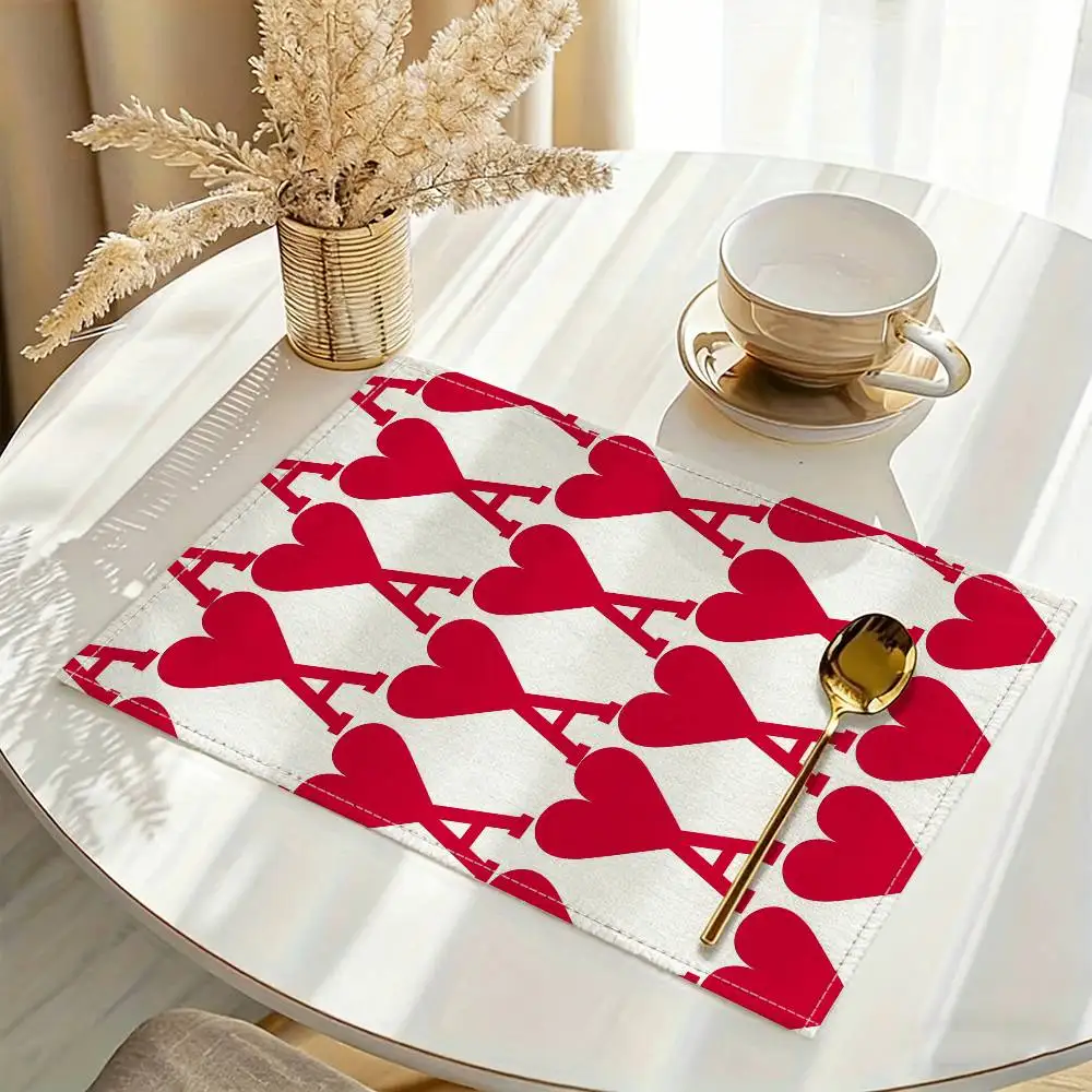 【Simple Style】Heart Print Placemat, Non-Slip & Heat-Proof, Universal Placemat for Home, Restaurant & Cafe