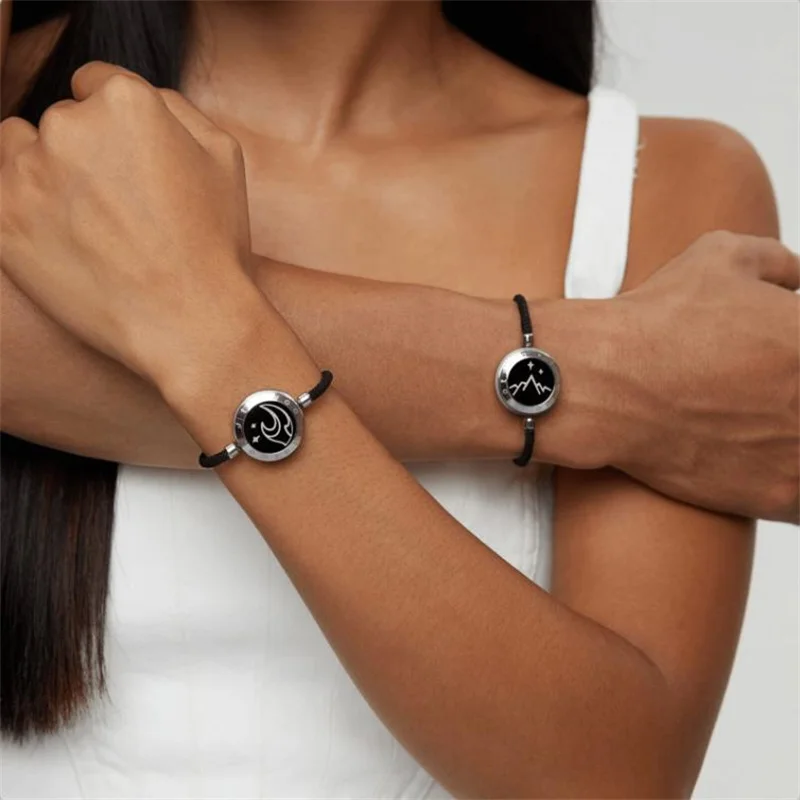 TOTWOO Braccialetti touch a lunga distanza per coppie, vibrazioni e illuminano per braccialetti per coppie d'amore, regalo di San Valentino per l'amore
