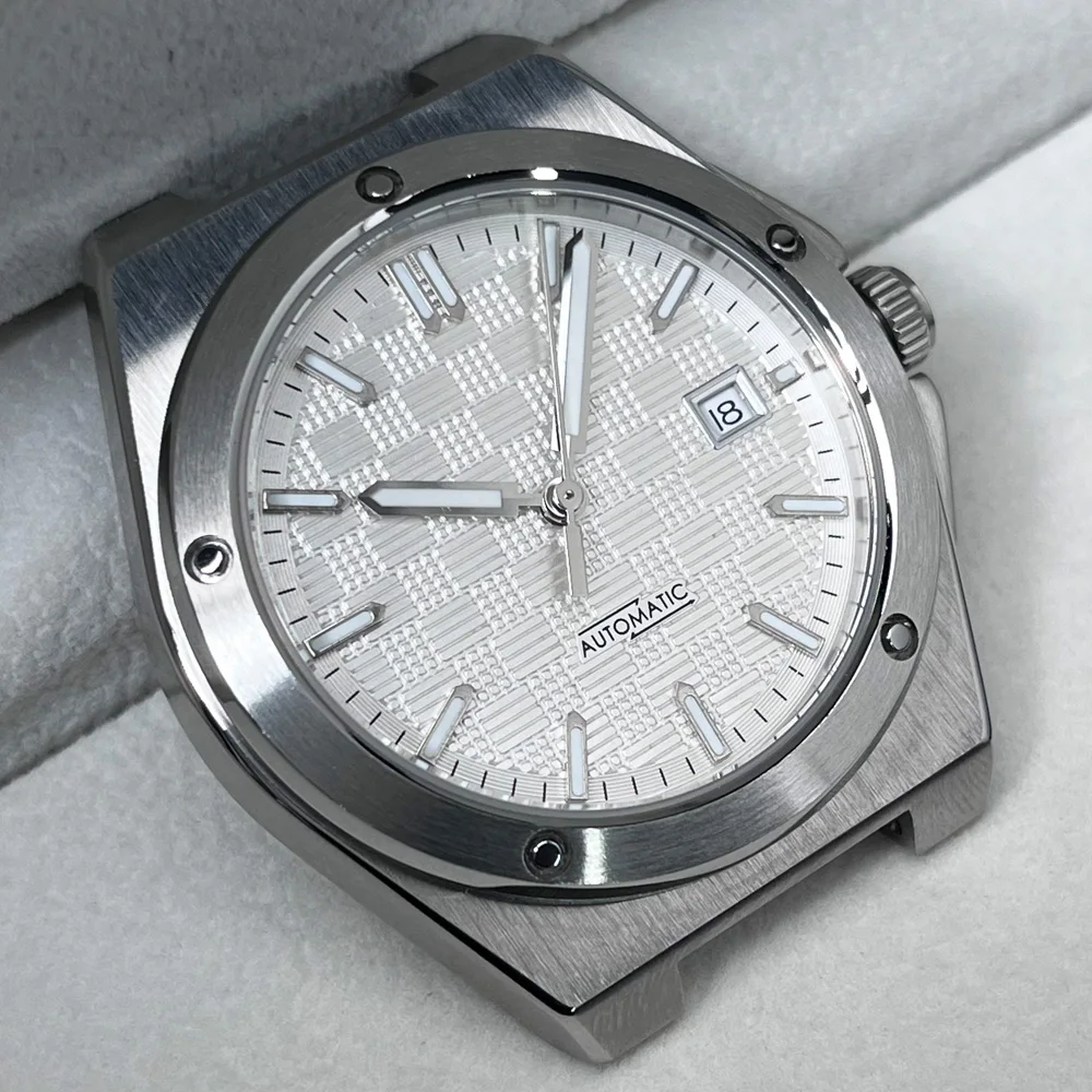 The latest 40mm men's watch model, featuring an 8215/1612 automatic mechanical movement, for men's wristwatches
