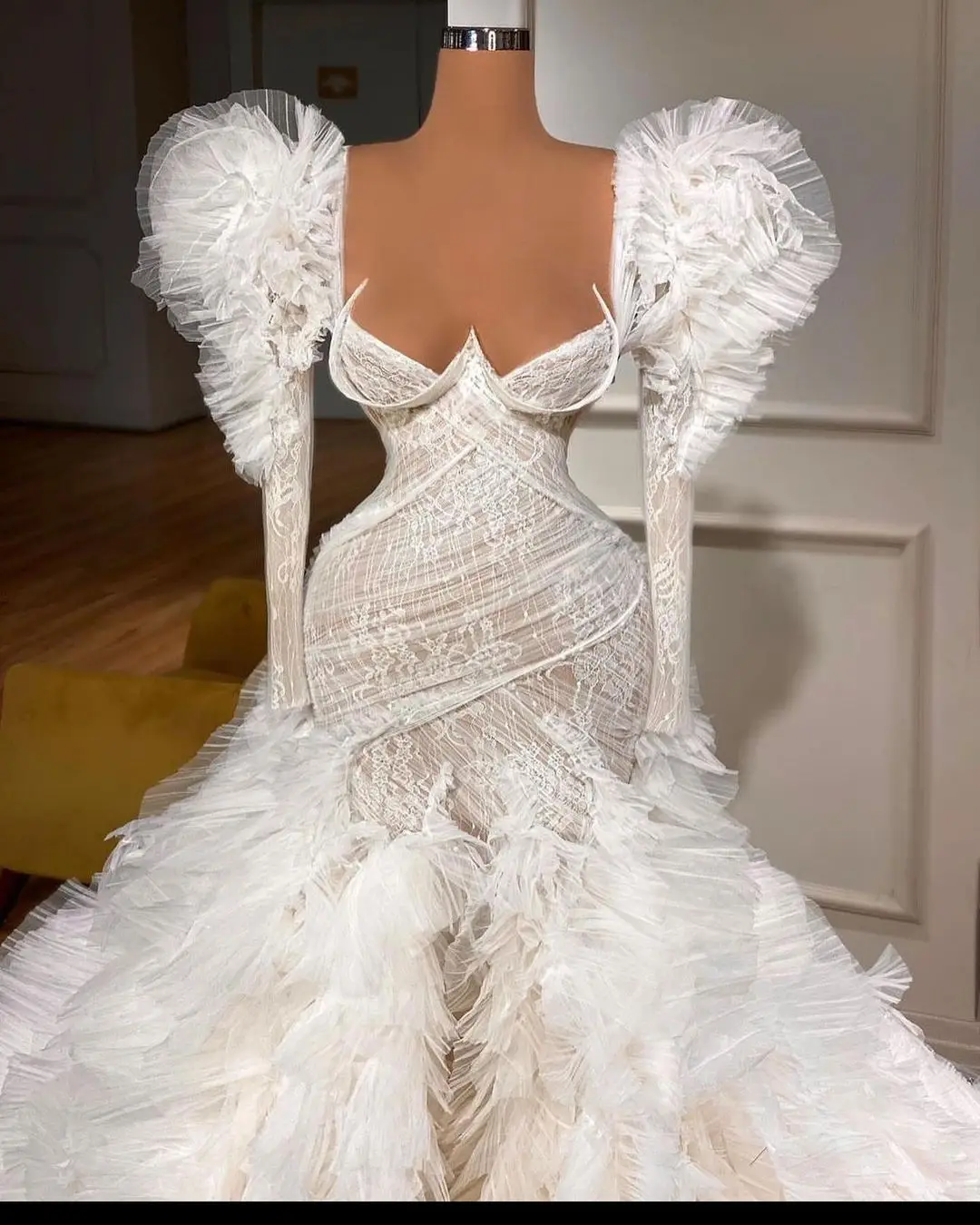 Elegant Tulle A-Line Wedding Dresses With Pleat 2022 New Lllusion Low-Cut Lace Bridal Gown Brush Train Robe De Vestido HOT SALE