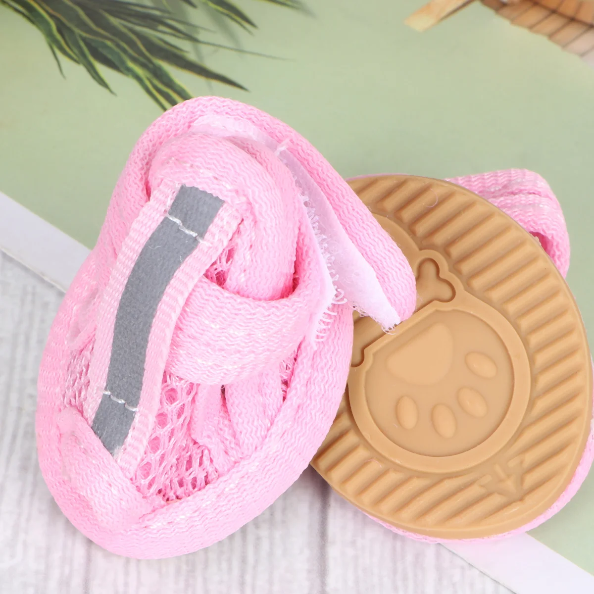 

4Pcs Summer Pet Dog Shoes Mesh Sandals Breathable Anti-Slip Sneakers Pink Size 5 for Hot Pavement Deck Beach Dog Shoes
