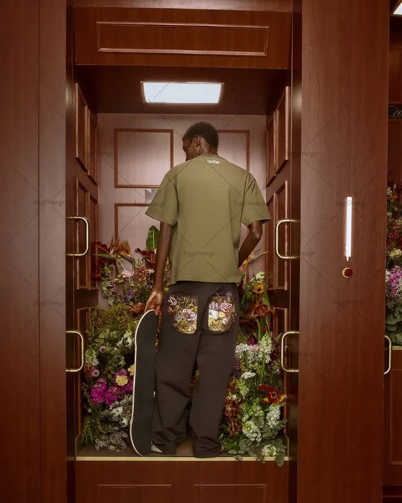 جينز فضفاض مطرز بالزهور هاراجوكو بتصميم عتيق لعام 2025 سراويل نسائية كورية Y2K سراويل مستقيمة واسعة الساق ملابس عتيقة