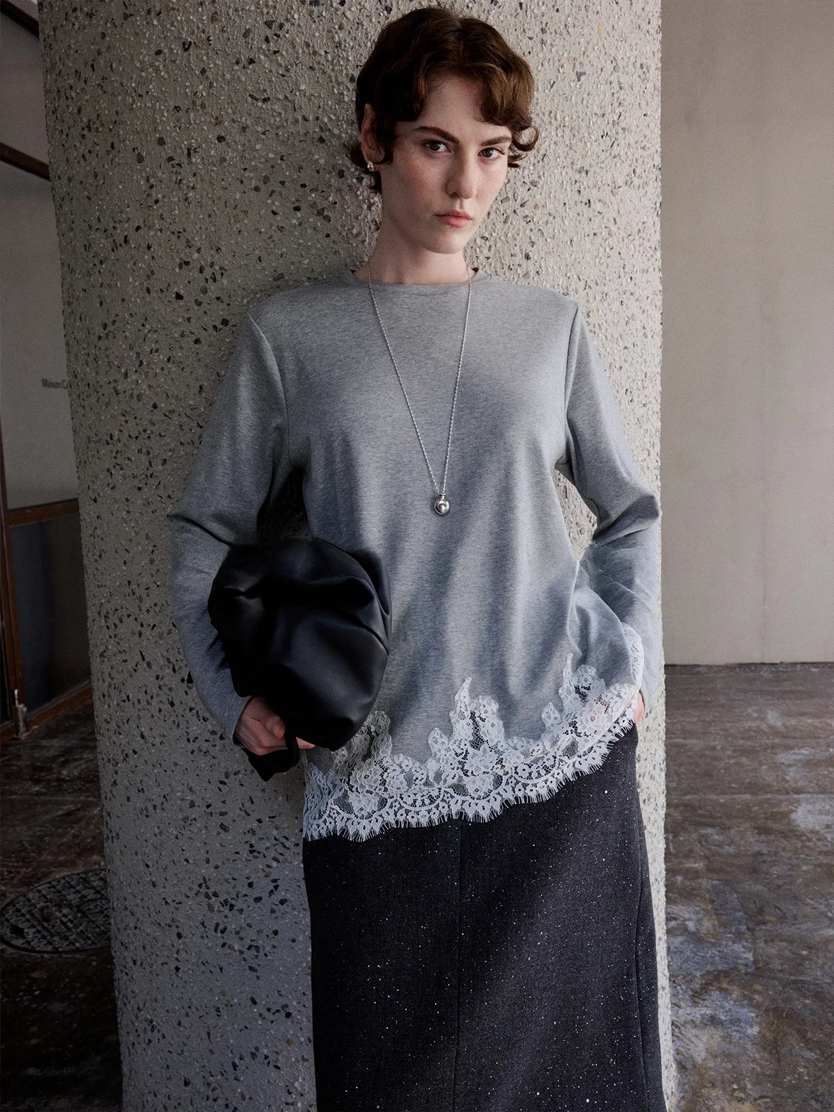 

Хлопковая футболка с тяжелой вышивкой и кружевными вставками, свободного кроя, с круглым вырезом, для женщин, повседневная, на осень-зиму