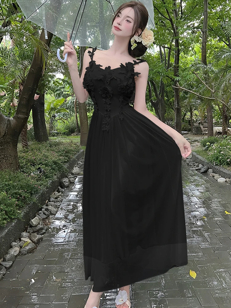 2025 Abito lungo sexy con applicazioni chic in maglia bianca Abito lungo sexy da donna coreano vintage di lusso Abito estivo elegante aderente da ballo