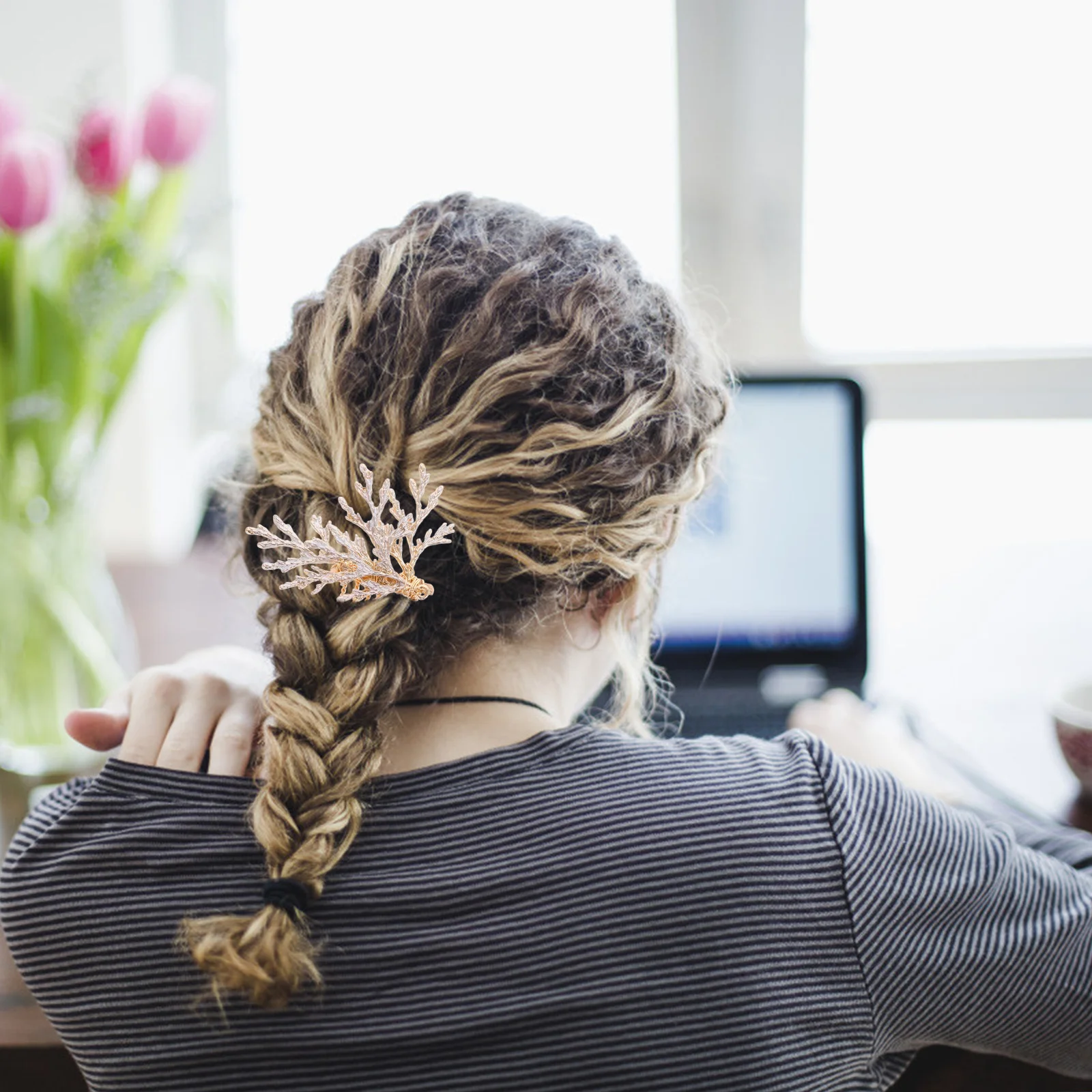 قطعتان من مشط الشعر الذهبي، أمشاط جانبية للشعر عتيقة للنساء، إكسسوارات الزفاف، أمشاط رائعة أنيقة لتاريخ أعياد الميلاد