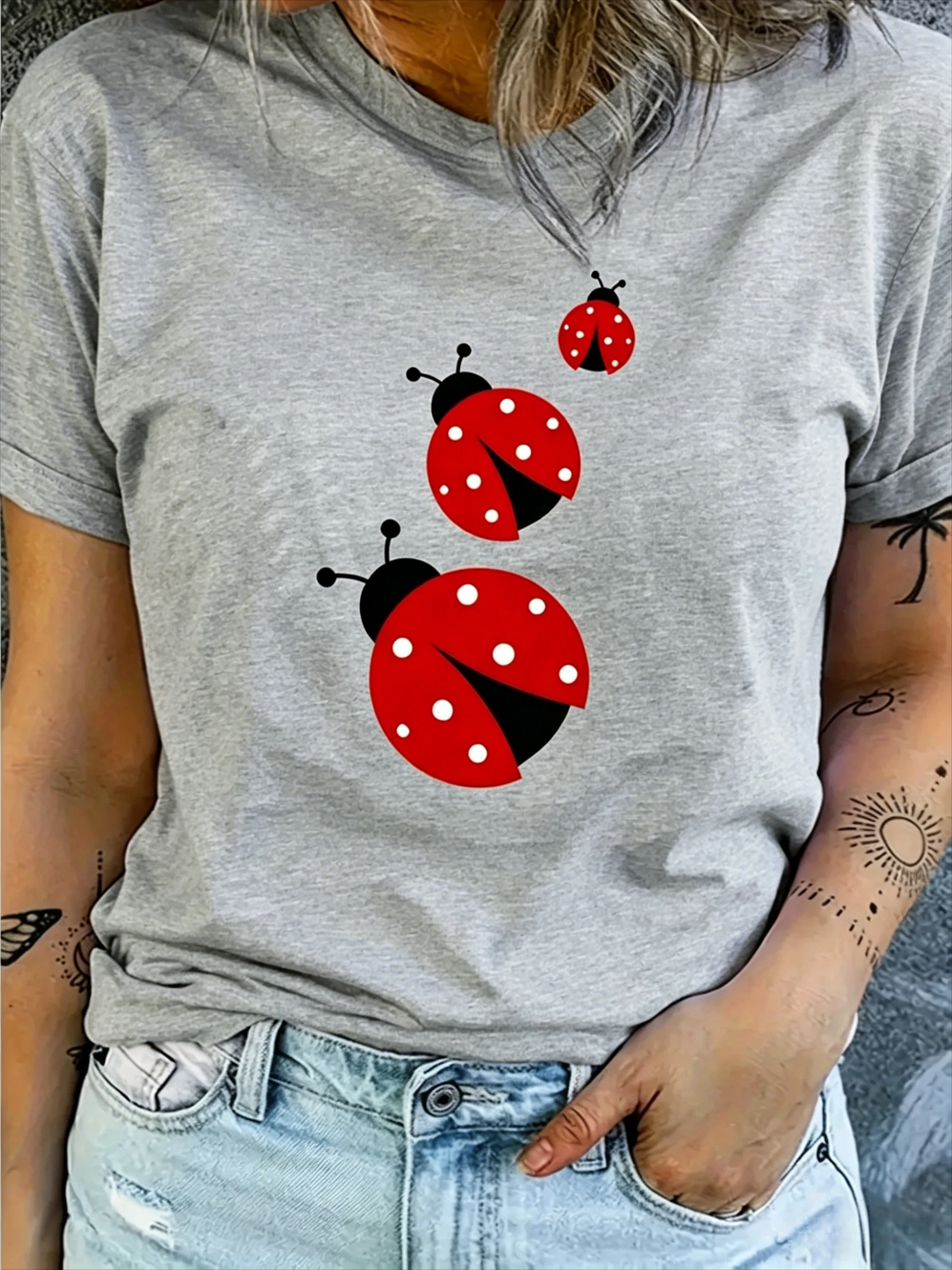 Ladies Fashion Ladybug Print T-Shirt Casual Crew Neck Short Sleeve Breathable Sleeved Harajuku Streetwear Aesthetic Clothes