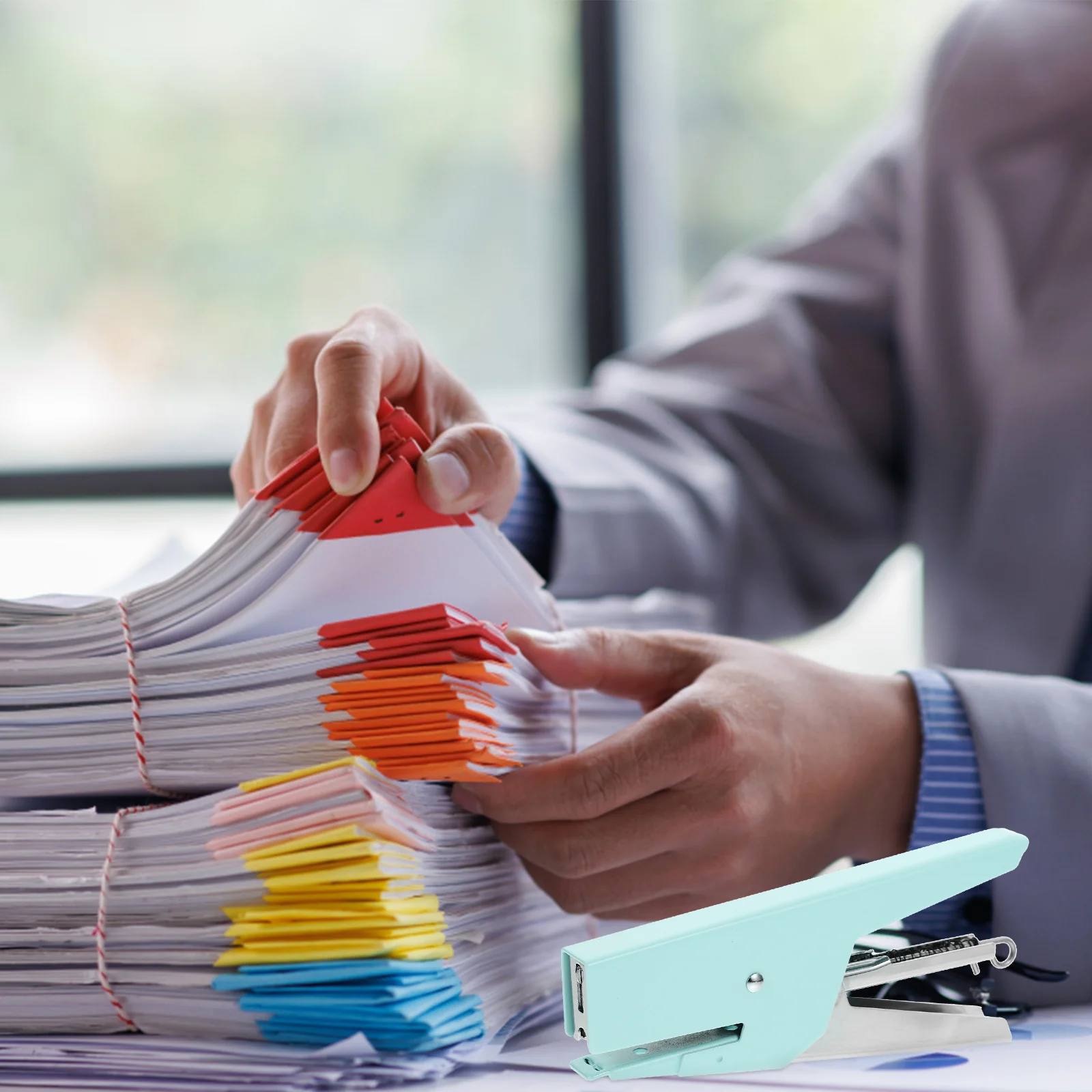 Metal Stapler Handheld Portable Strong Desk Stapler Standard Size Large Capacity Non Slip Feet Office Stationery