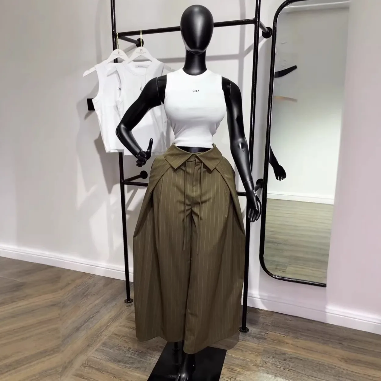 

Women Baggy Pants High Waist Striped Trousers Oversized Pleated Front Khaki Wide Leg Pants Collar Waistband Sleeveless Top Pants