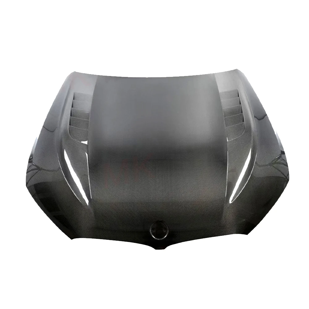 

Wet Carbon Fiber V Style Engine Hood Engine Bonnet for M8 Gran Coupe