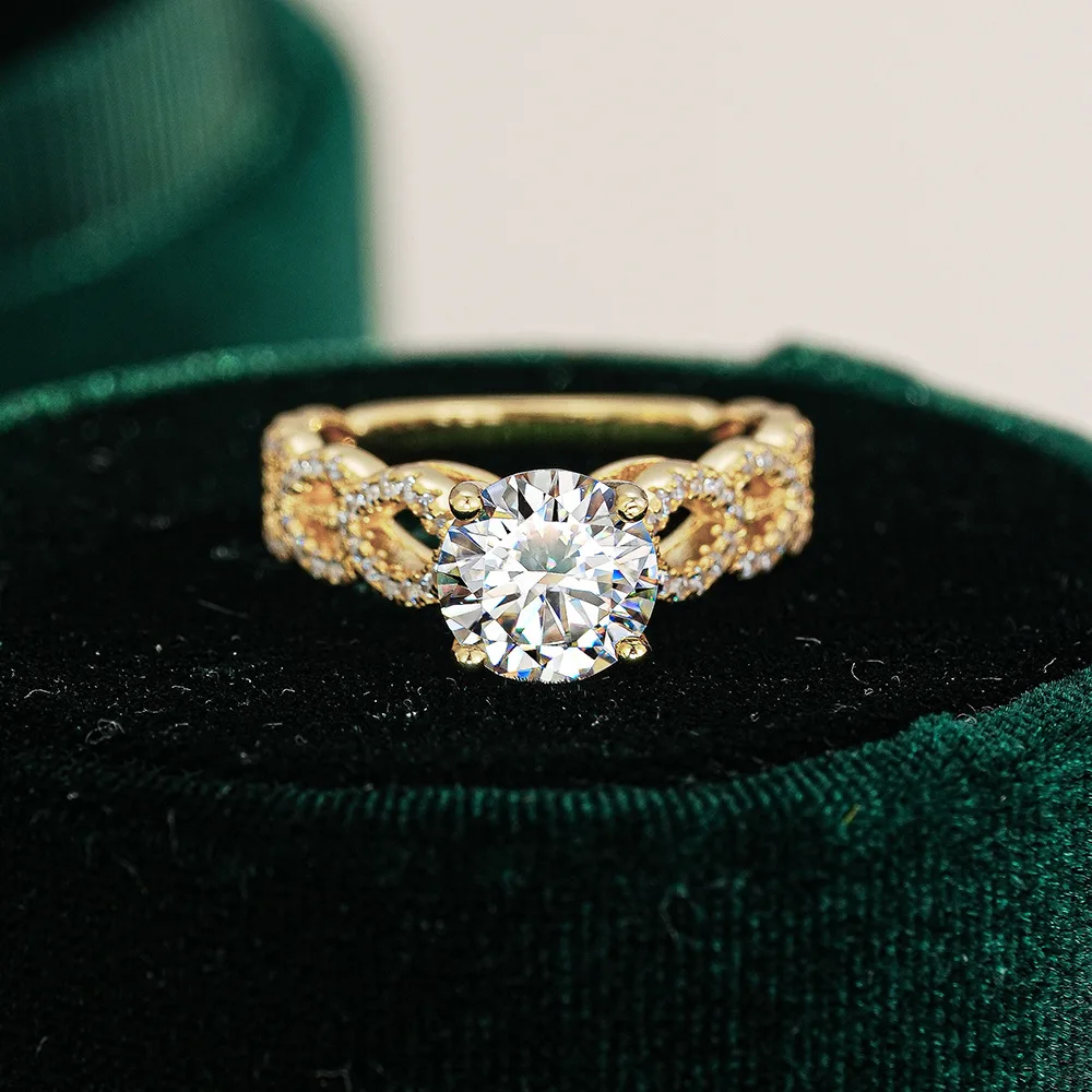 Lumira Classic Four-Prong 18K Gold Ring with D-Color 2ct Cluster-Set Moissanite Ultra-luxurious Engagement Ring Timeless Jewelry