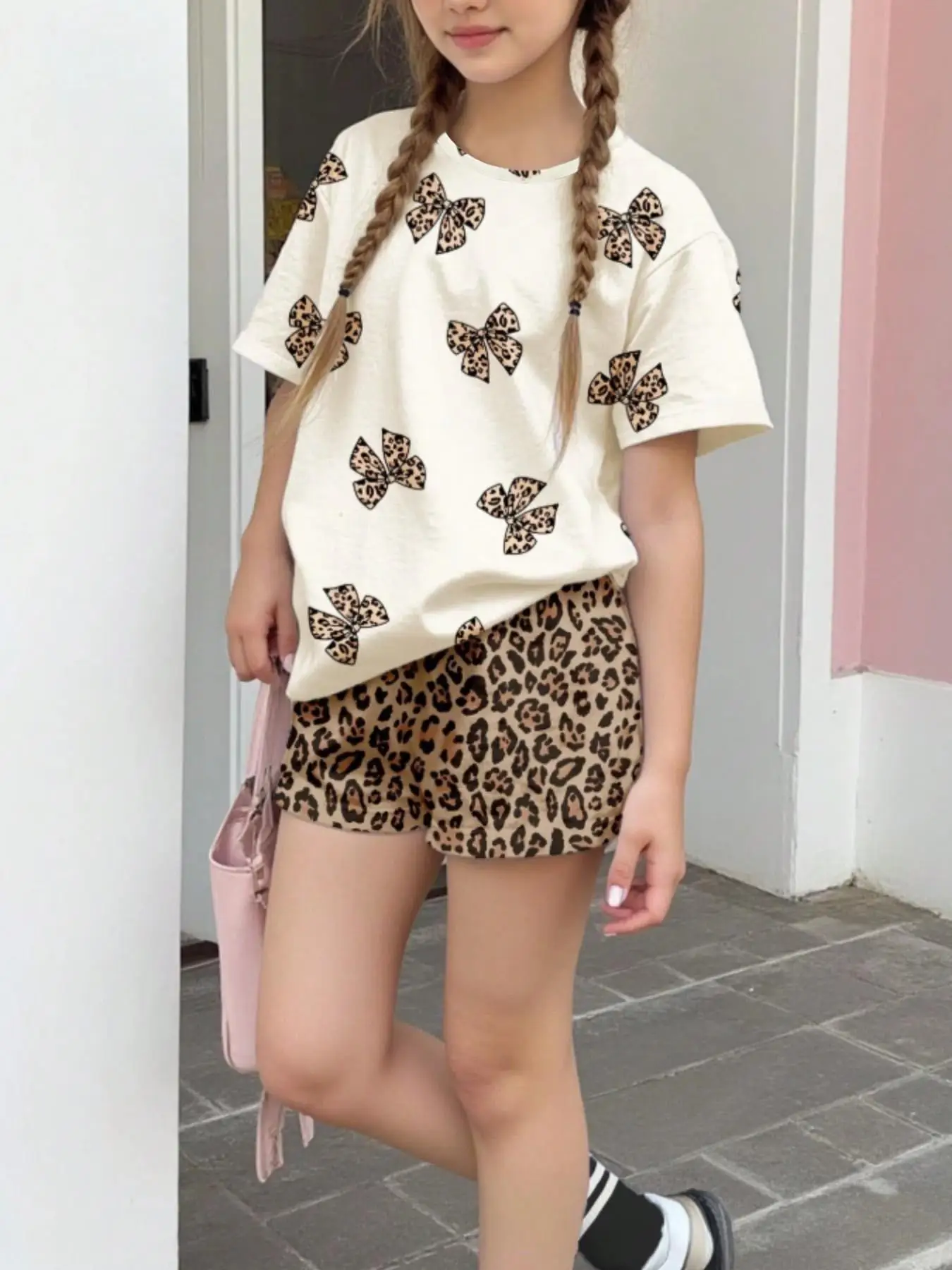 2-Piece Cheetah Print Set for Teen Girls: Casual Crewneck Short-Sleeve Top with Bow Accent & Shorts — Perfect for Spring/Summer
