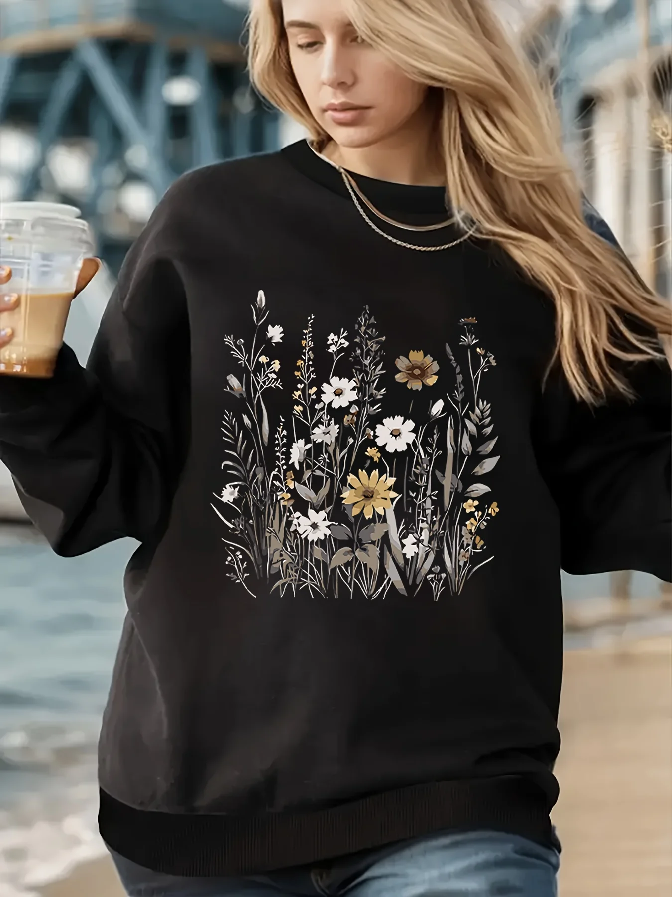 

Dairen Lin Directional Style Fashion Sportswear Women's Print Shirt