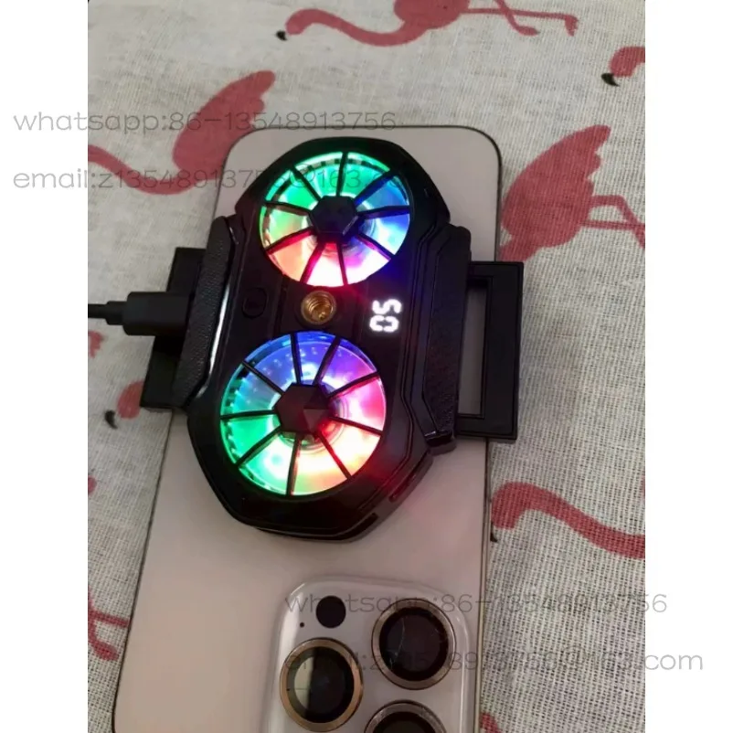 Mobile phone radiator cooling artifact semiconductor refrigeration ultra-quiet ice-sealed back clip integrated bracket with fan
