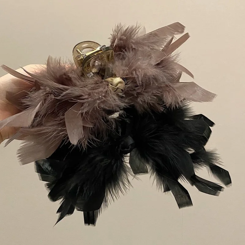 Fashionable Ostrich Hair Feather Hair Clip Large Size Female 2024 New Shark Clip Elegant Hair Accessories Hairpin Female