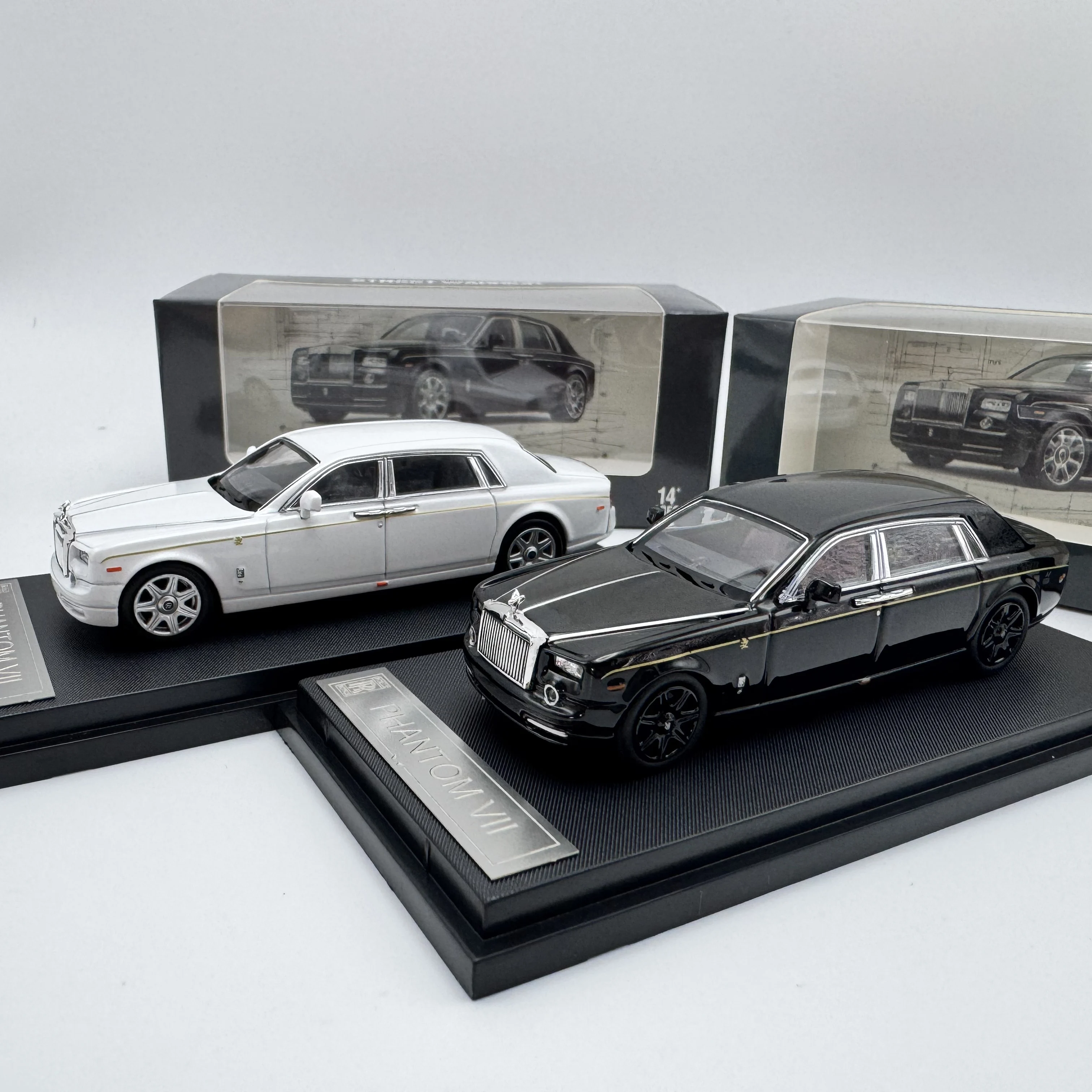 

SW 1:64 Phantom Seventh Generation Alloy Car Model