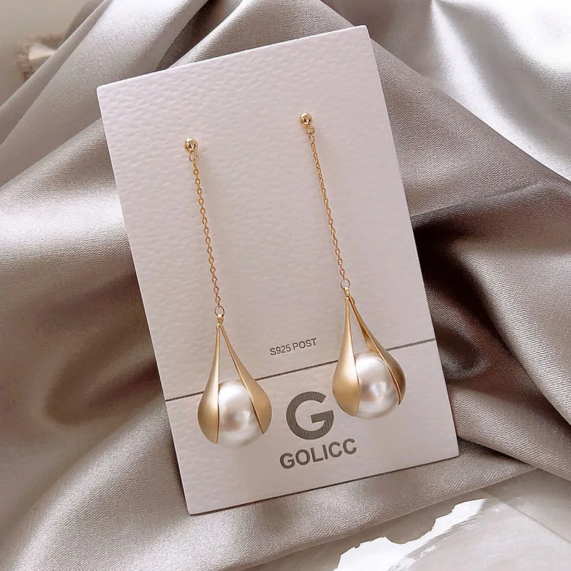 Pearl Earring Of Retro French Romance Feminine Temperament Long Tassel New Tide Female Net Red Earring Is Acted The Role Of