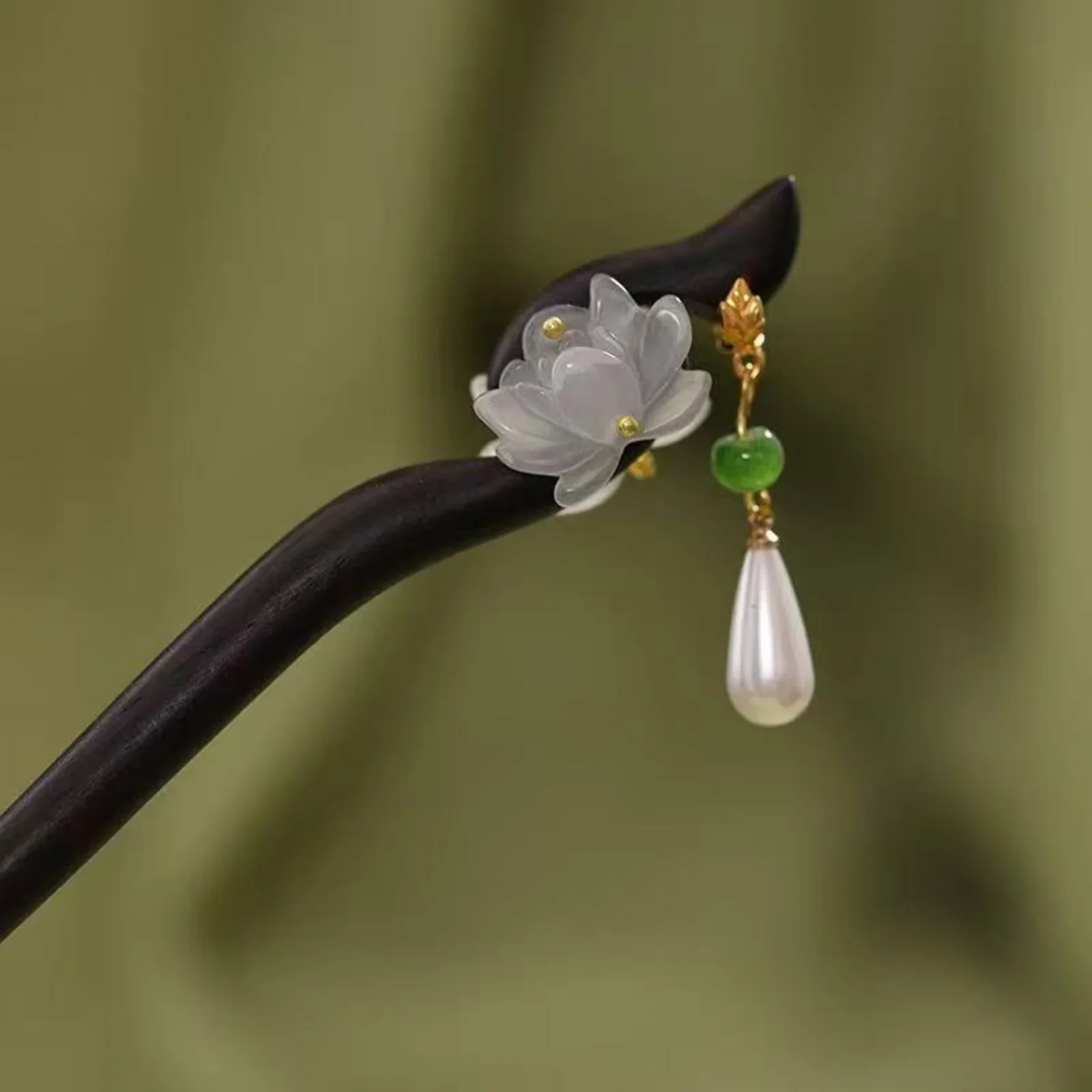 Traditional Chinese Elegant Lotus Wood Hair Stick With Tassel Charming Hairpin For Women's Updos Hair Accessory image 3