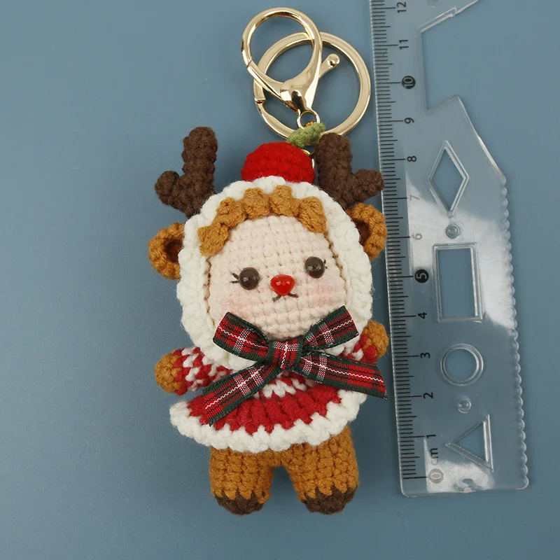 Niedlicher gehäkelter Elch-Anhänger, handgefertigter gewebter Hirsch-Schlüsselanhänger, gestrickte Puppe, weihnachtliches Hängeornament, liebenswertes Geschenk – Detail 1