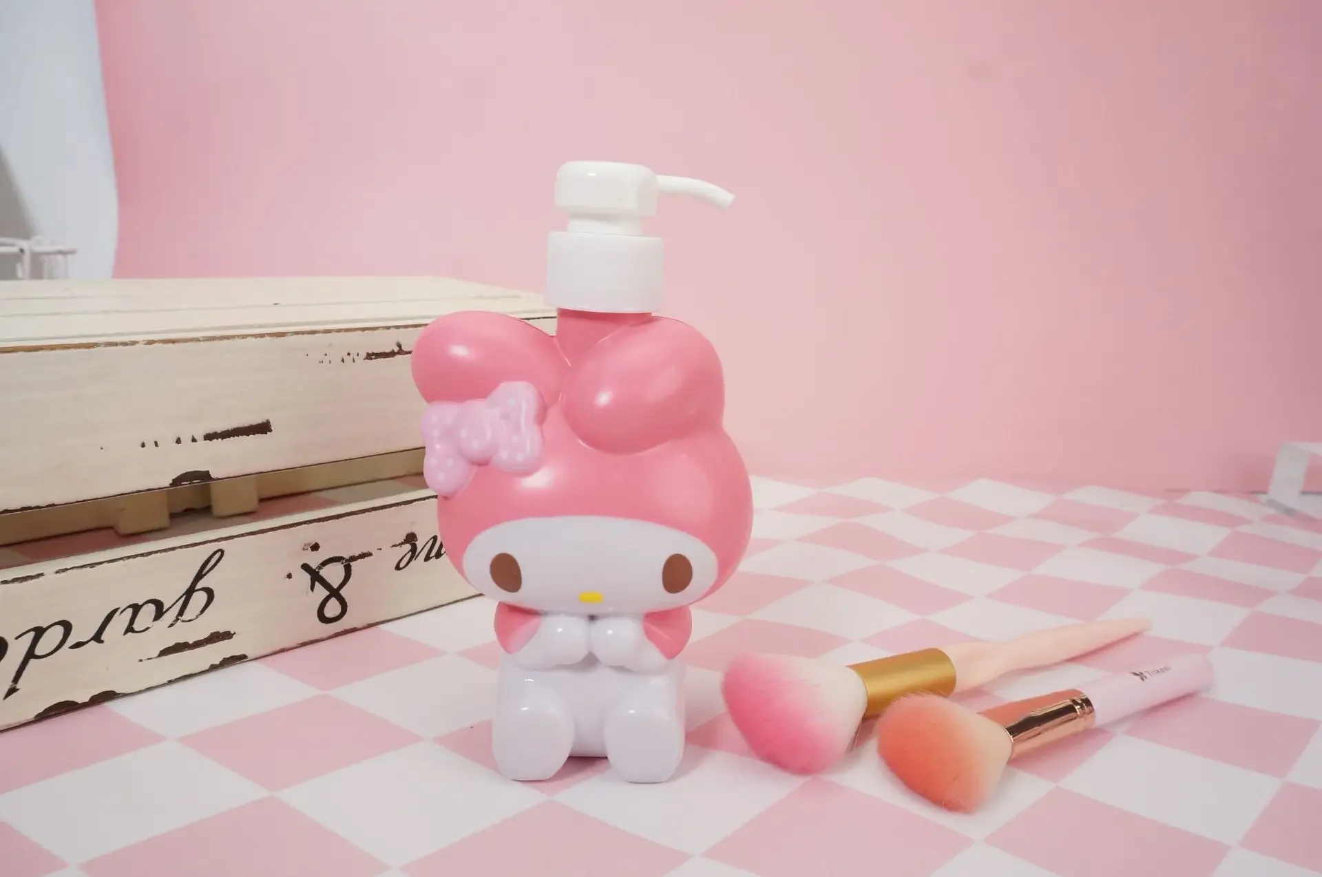 Sanrio Kitty Kuromi My Melody Cinnamoroll Portable Travel Split Shampoo Hand Soap Shower Gel Bottle Squeeze Spray Bottle