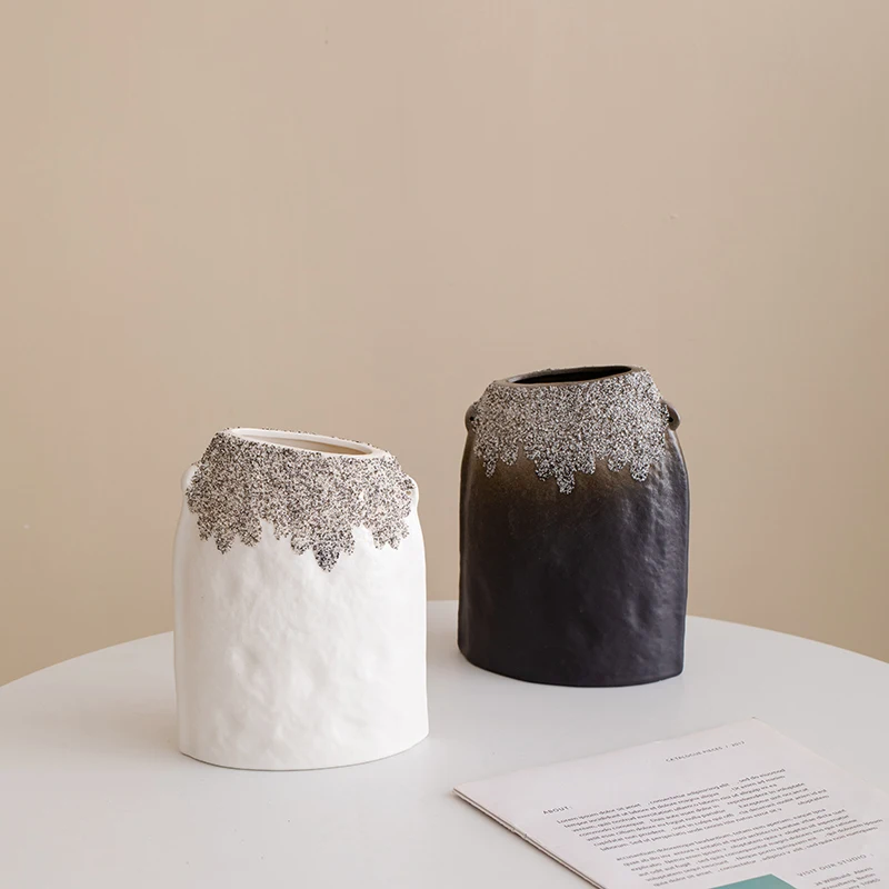 

Ceramic vase, Wabi-Sabi style decorative item, living room flower arrangement, light luxury, high-end feeling, vintage clay pot