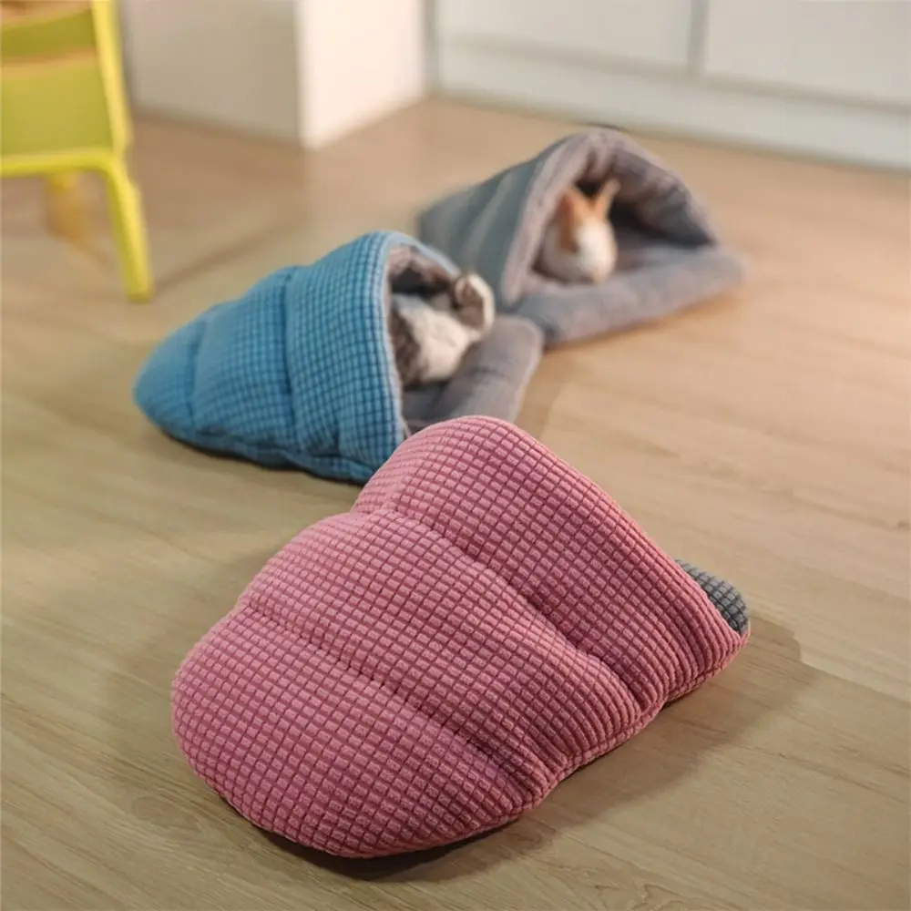 

Semi-Enclosed Cat Sleeping Bag Slipper Shape Soft Guinea Pig Shelter Warm Large Capacity Cozy Pet Bed for Hamster Guinea Pig