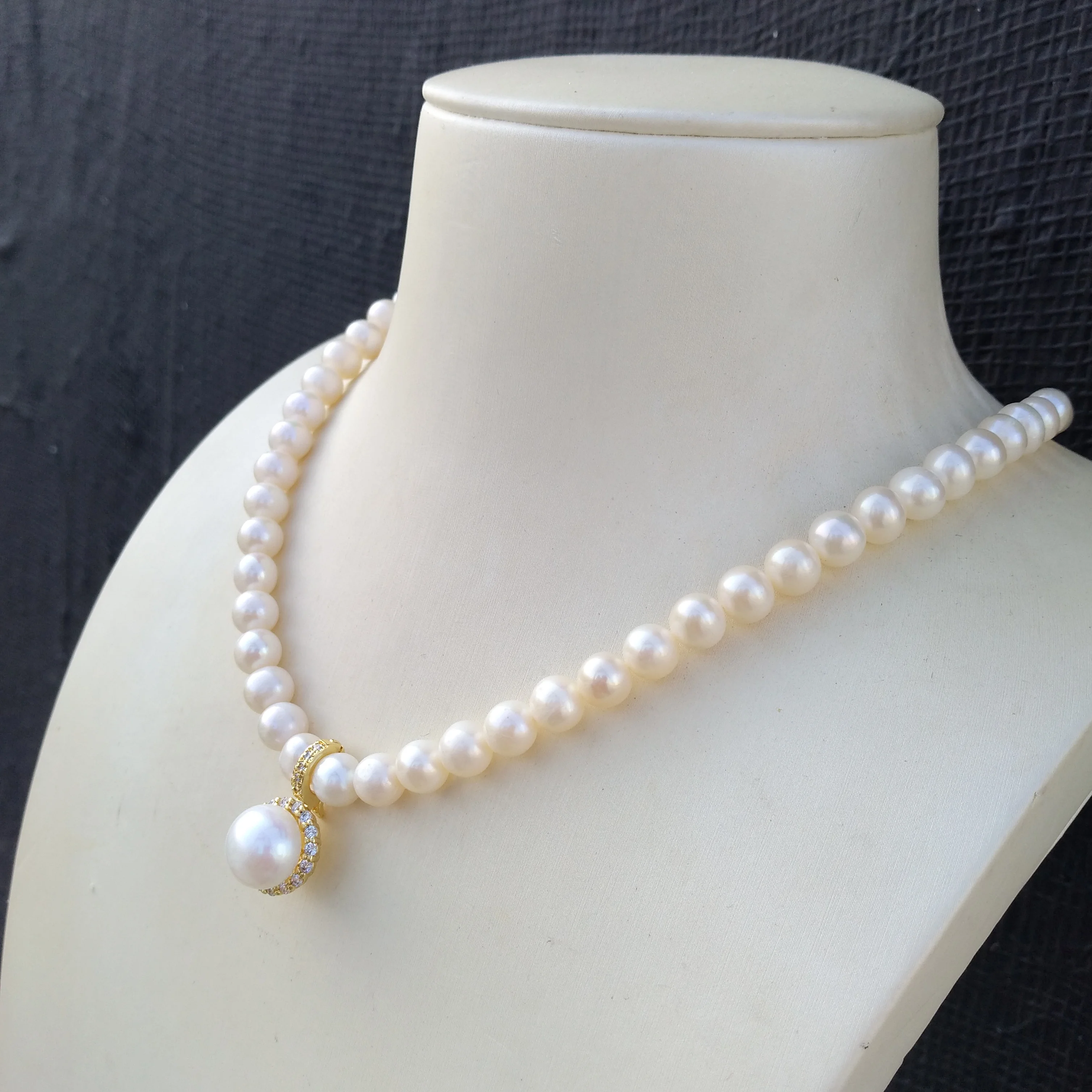 Exceptional Natural AAA+ 6-7mm Round Akoya White Pearl Necklace 18inch + White Pearl Pendant