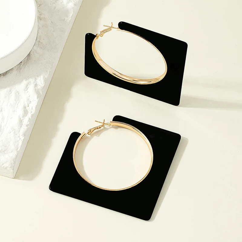 Exaggerated Vintage Square Hollow Black Resin Earrings Female Creative Large Geometric Alloy Earrings Jewelry Gift