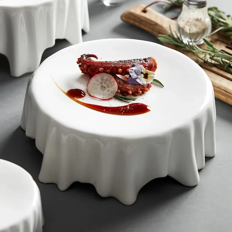 White plate placement hotel household supplies creative kitchen artistic conception dish tableware round western plate