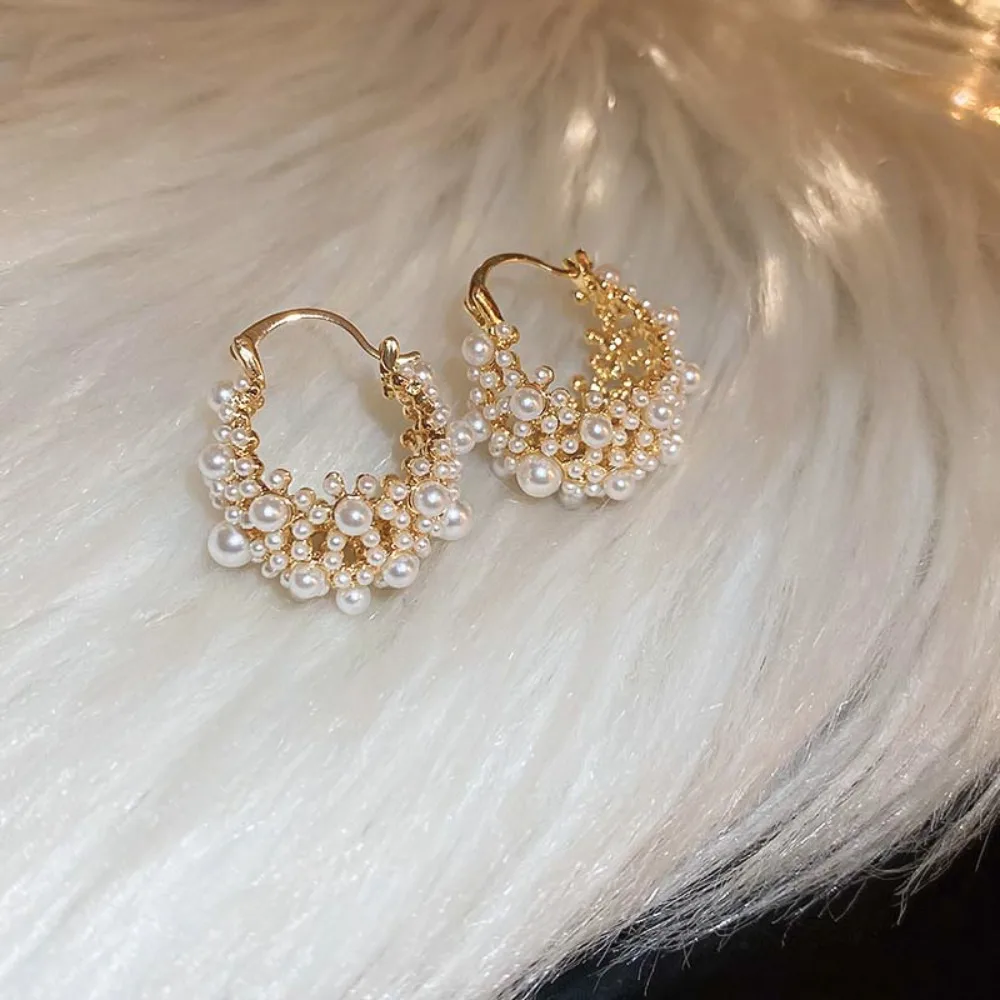 

Simple Pearl Ear Buckle Pearl Earrings Personality Hollow Drop Earrings Jewelry Temperament Ear Hook Female