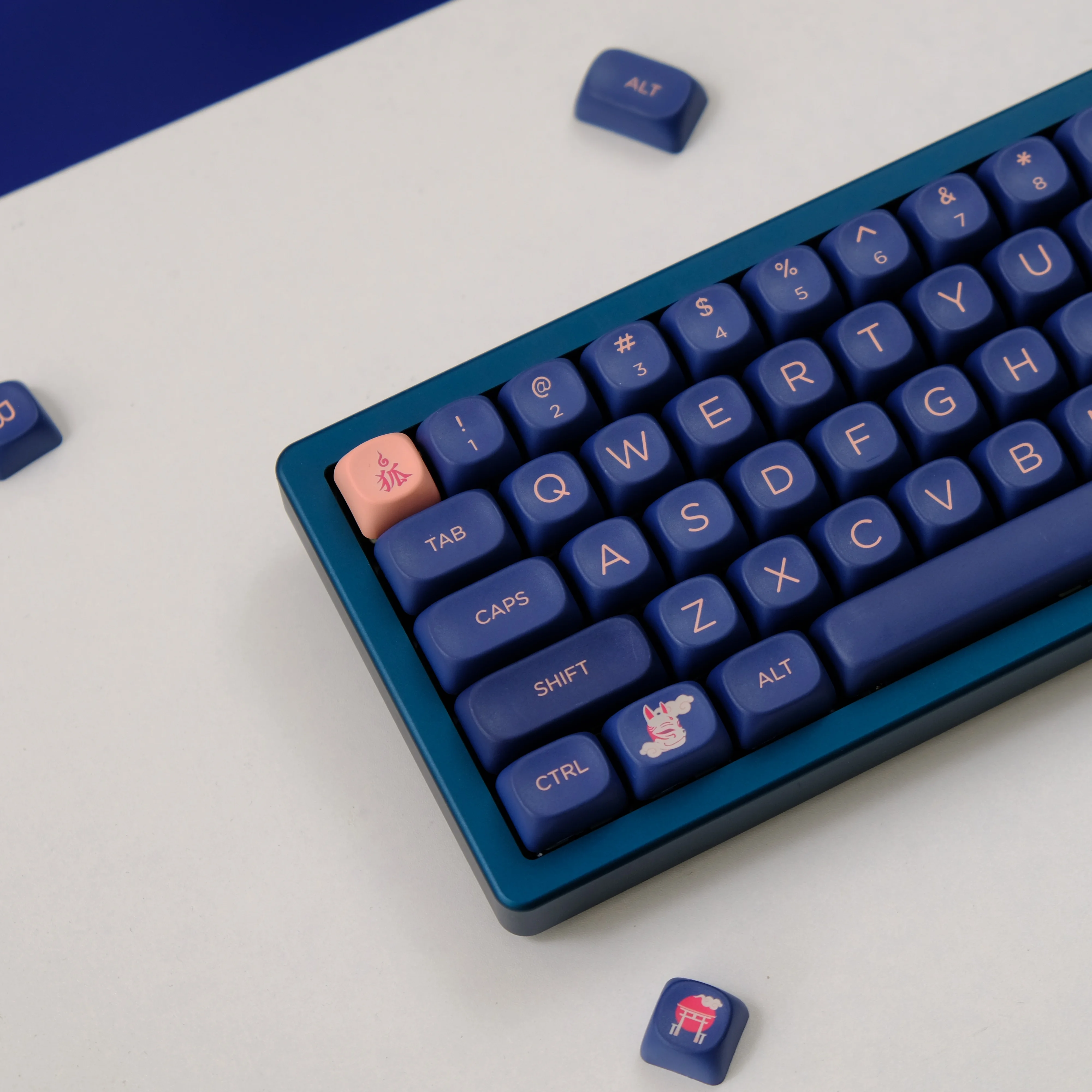 

Fox moa PBT original factory height, sublimation, mechanical keyboard cap wooting drunk deer, rain 75