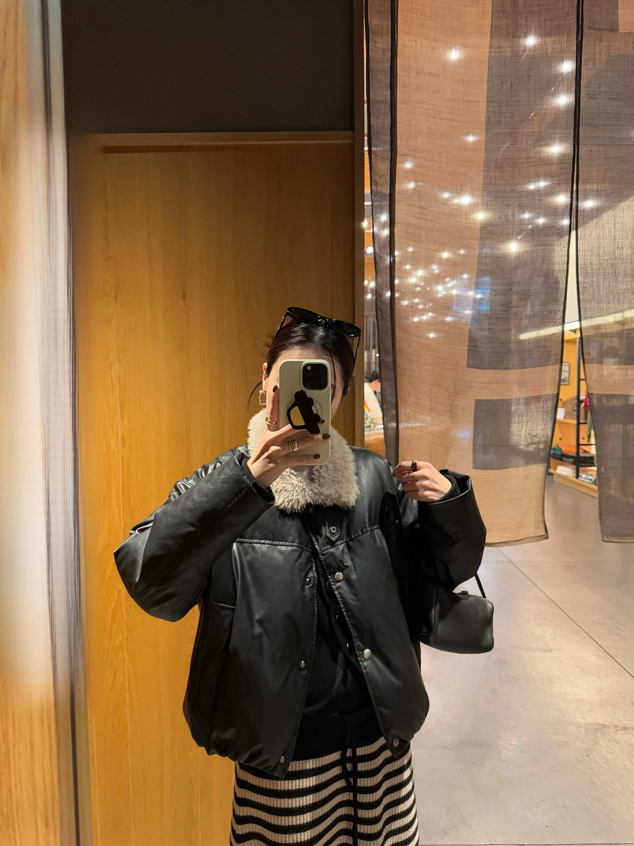 

Elielim Nordic Weekly Faionable PU Leather Lamb Collar Motorcycle down Jaet Women Winter 90 White Du down Outerwear