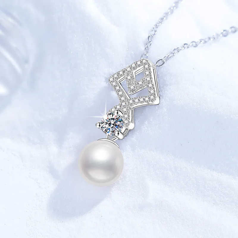 LioraGem Platinum PT950 Moissanite Necklace 8mm Aurora Round Natural Freshwater Pearl Fan Fish Tail Pendant