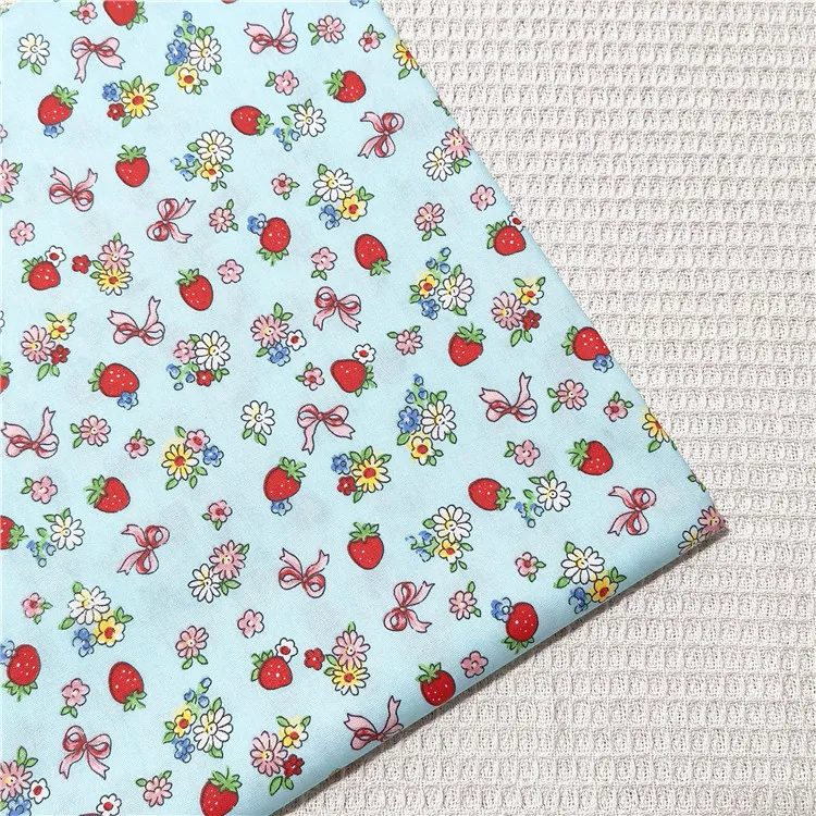 160x50cm Cute and Fresh Strawberry Printed Twill Cotton Fabric for Clothing Dresses Bedding Pet Clothes Handmade DIY Materials