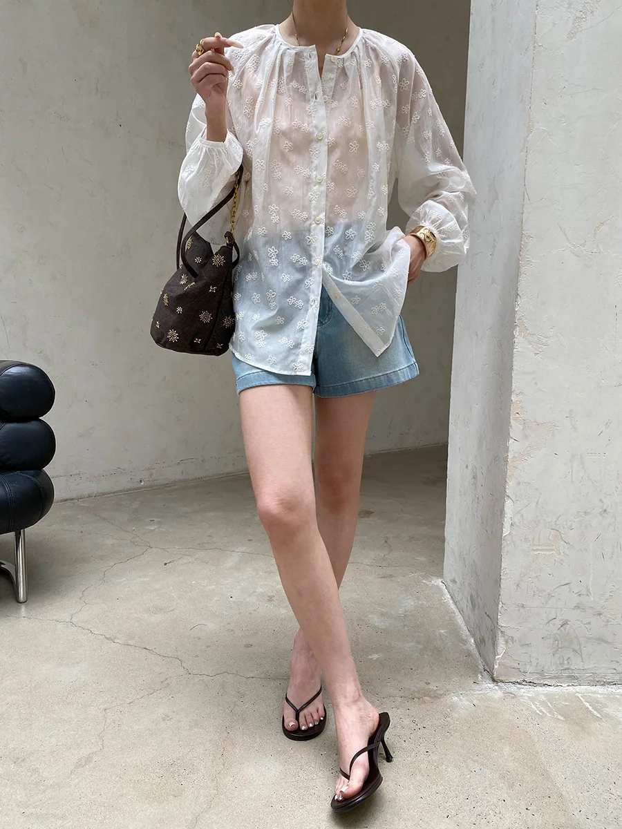 Sommerliche Damen-Casual-Shorts aus Denim in einfarbigem Design mit weitem Bein und A-Linie, figurschmeichelnd und als Hotpants geeignet. – Detail 15