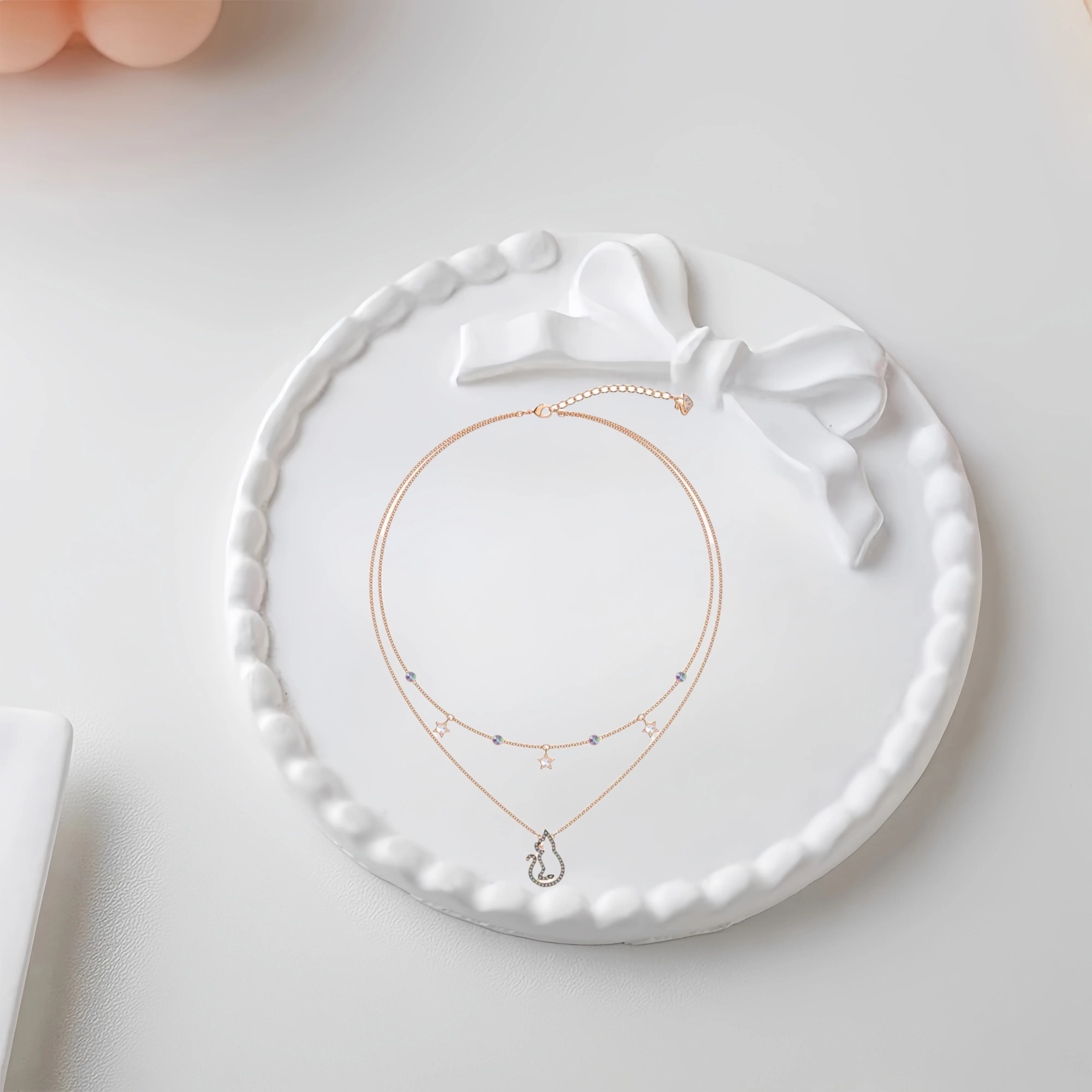 

2025 Hot Selling Brand Women's Necklace Fashionable, Simple, Luxurious Jewelry Suitable for Gifting To Friends