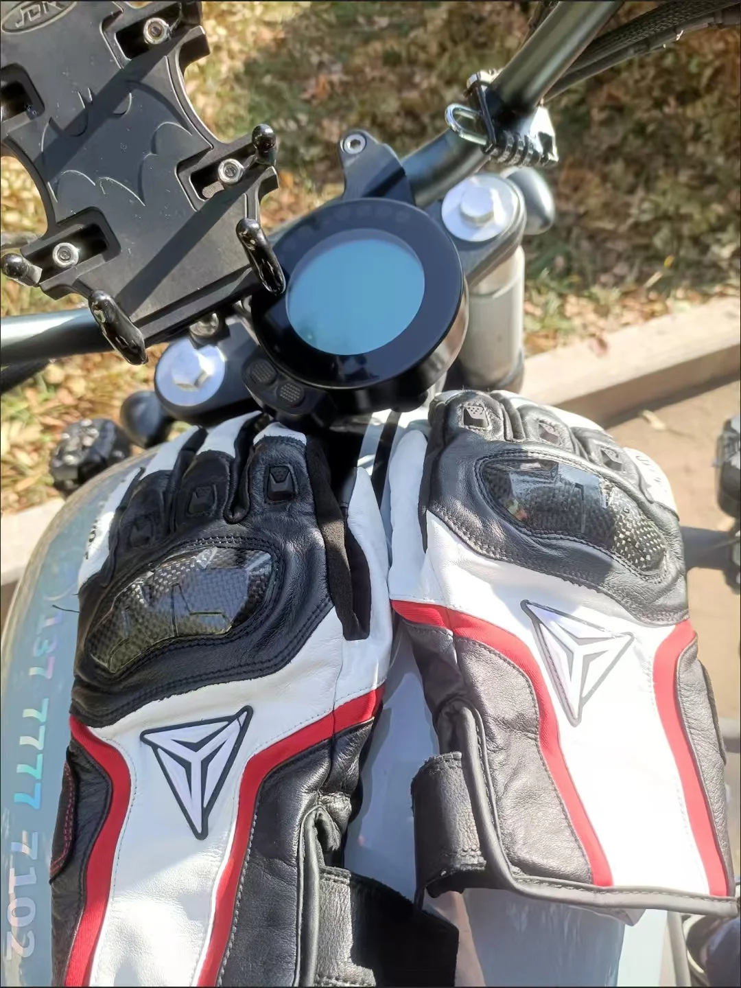 

Зимние теплые перчатки из натуральной кожи из углеродного волокна для езды на мотоцикле, защита для мотокросса для езды на велосипеде, байкеров, мотоциклов, 4-х сезонов