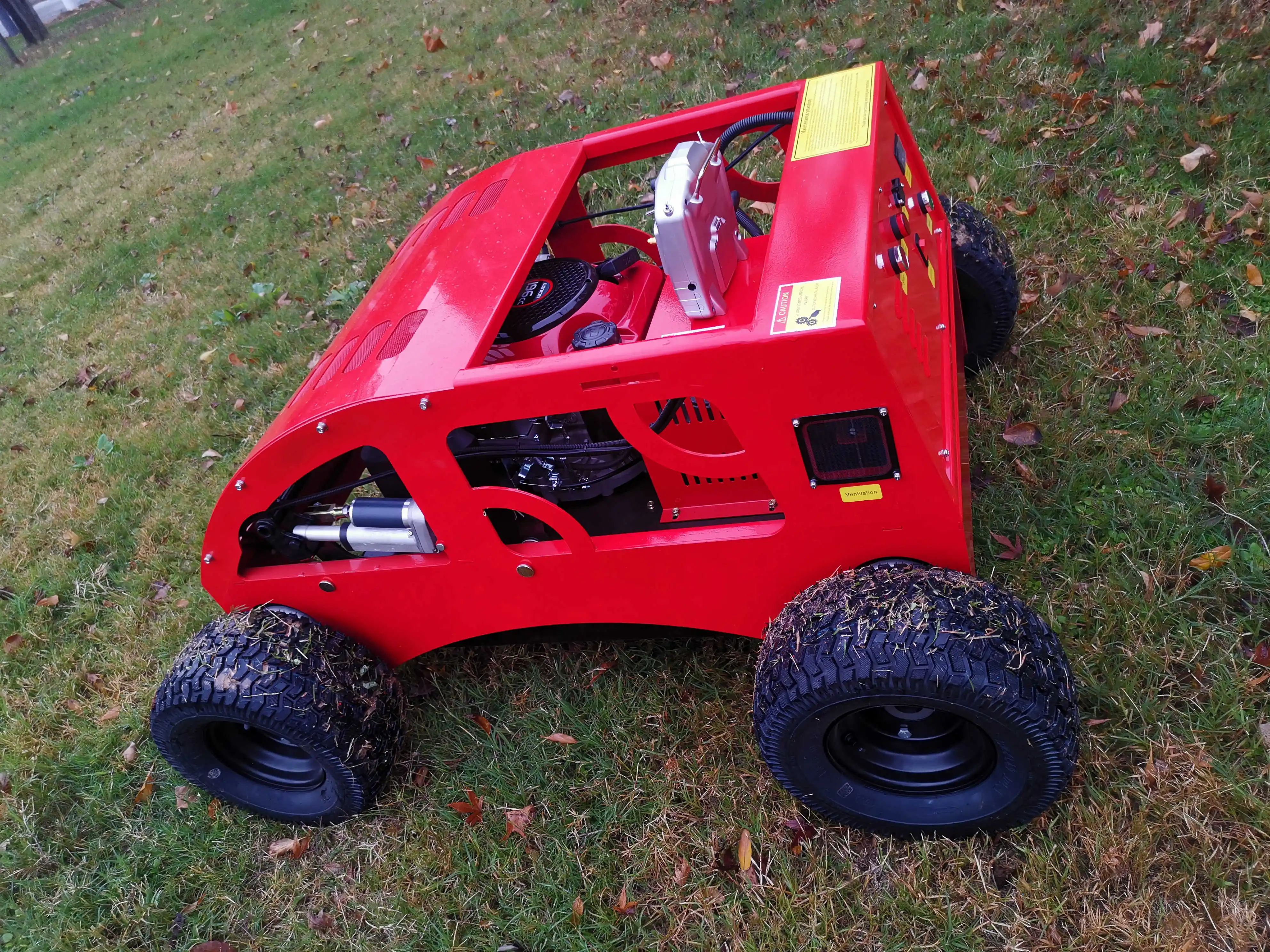 Cortador de grama com controle remoto sem fio rastreado, 196cc, gramado de pomar, máquina de reciclagem, vermelho, exterior