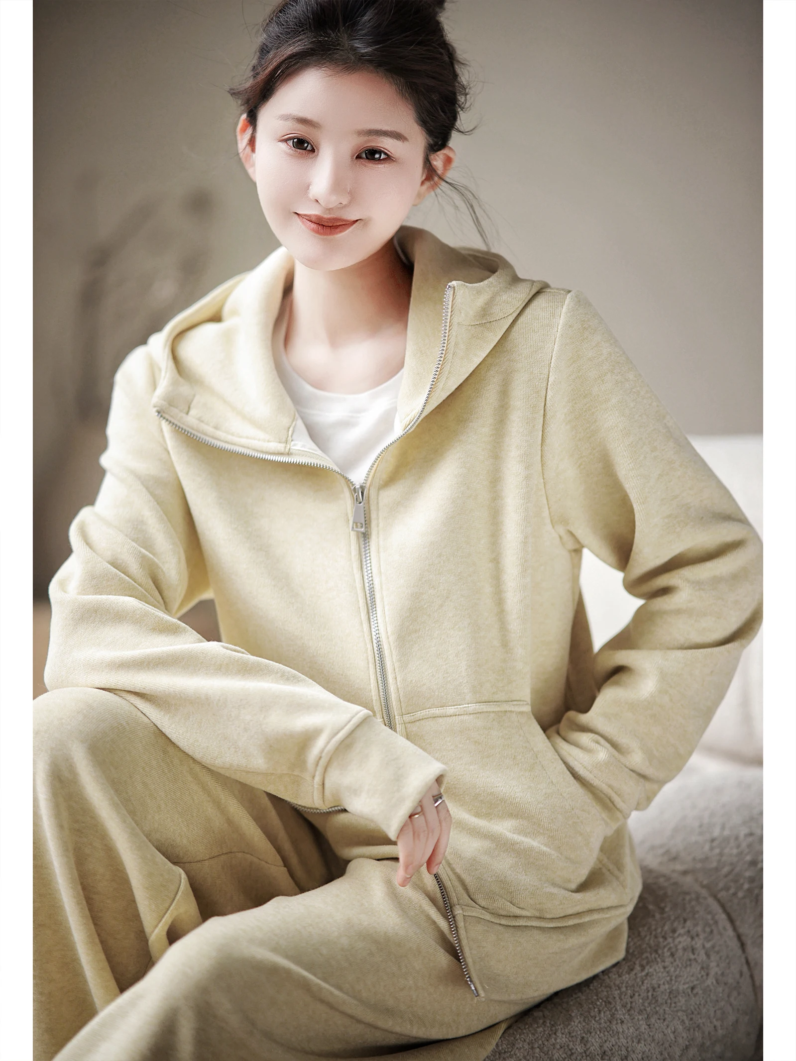 

Комплект Zhaodaxi Faion: Мягкая шапка, пальто, брюки прямого кроя, зима 2024, новая коллекция, стильный городской образ, длинное пальто с рукавами.