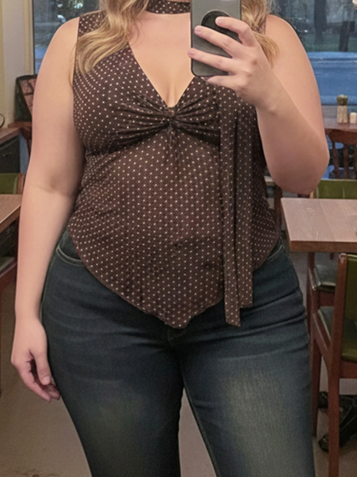 

Женские майки больших размеров без рукавов с V-образным вырезом, с рюшами и принтом в горошек, уличный стиль, с шарфом