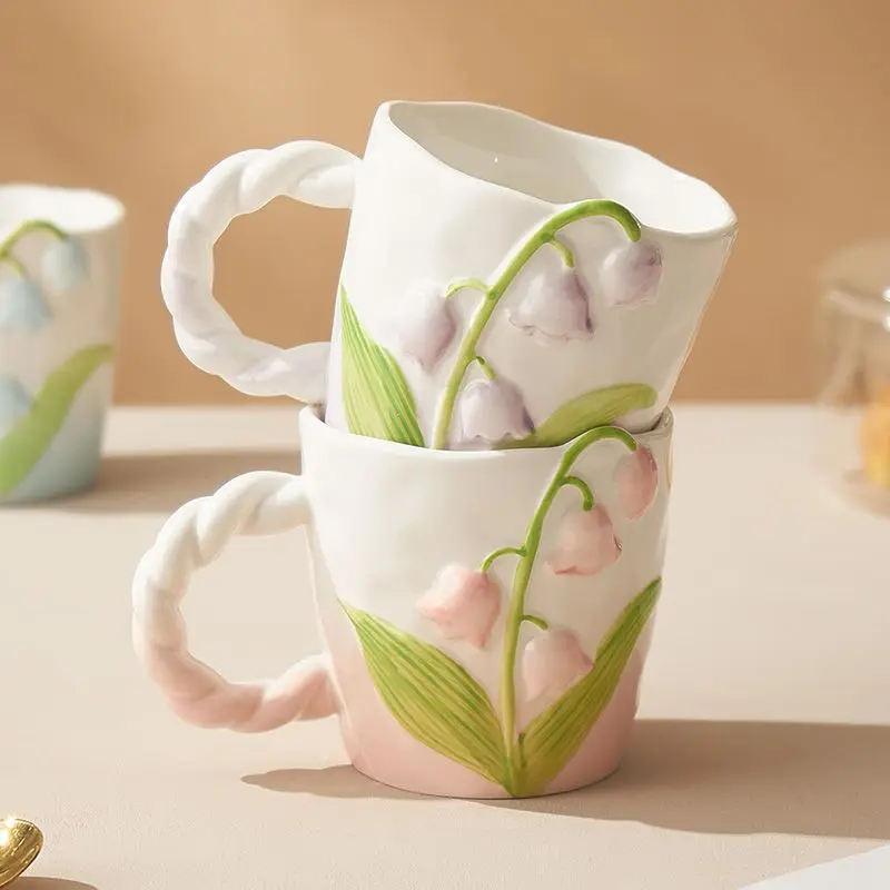 

Керамическая кофейная чашка с изображением лилии, 380 мл, блюдце с изысканными тиснеными цветами, кружка для завтрака, молока, чашка для послеобеденного чая с цветочным принтом