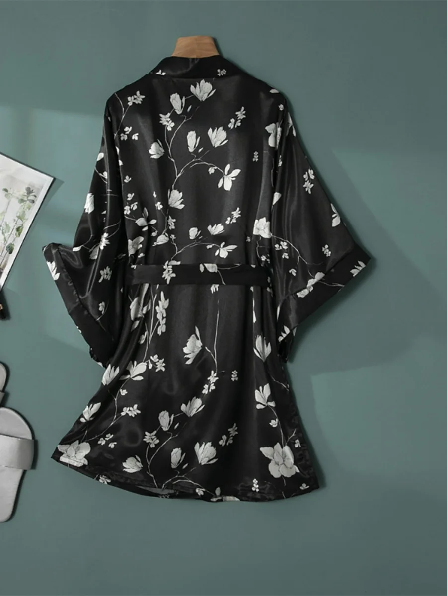 A women\'s fashionable and comfortable black printed ice silk simulation silk robe loungewear versatile daily