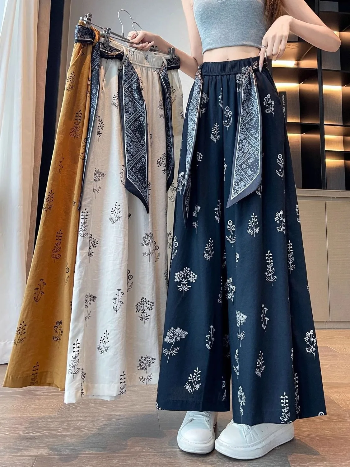 Damen Kurze Hose mit Blumenmuster im Retro-Stil, Schnürung, Slim Fit, Weites Bein, Lockerer Lazy-Style, Modische Freizeithose – Detail 1
