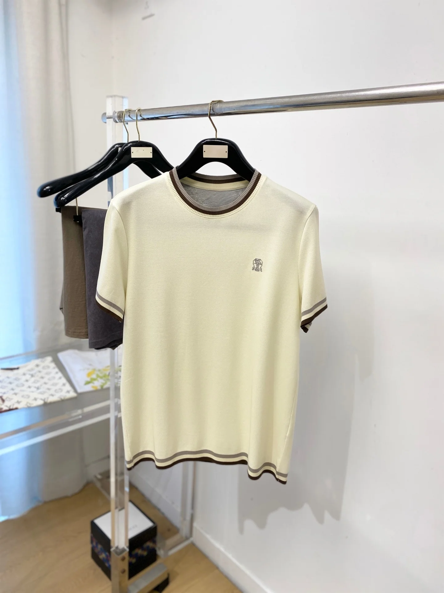 

Italian Style Men's Knitwear Summer New Lightweight Luxury Business Pure Color Embroidery round Neck Short Sleeve Men's Sweater