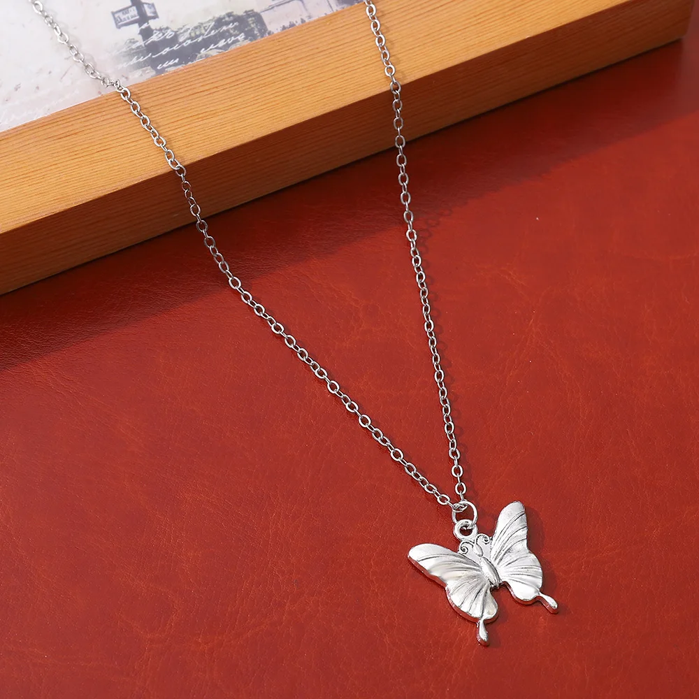 Punk Butterfly Pendant Necklace For Women Men Necklace Glowing in Dark Long Chain Choker Jewelry Gift