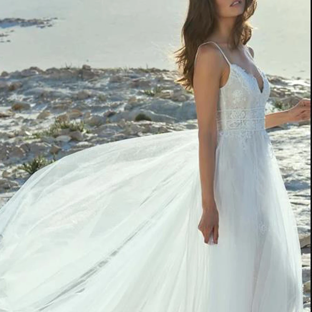 ชุดแต่งงานผ้าทูลล์แบบเปิดหลัง สายเดี่ยวเซ็กซี่  ตกแต่งลูกไม้สไตล์โบฮีเมียน สำหรับเจ้าสาวชายหาด