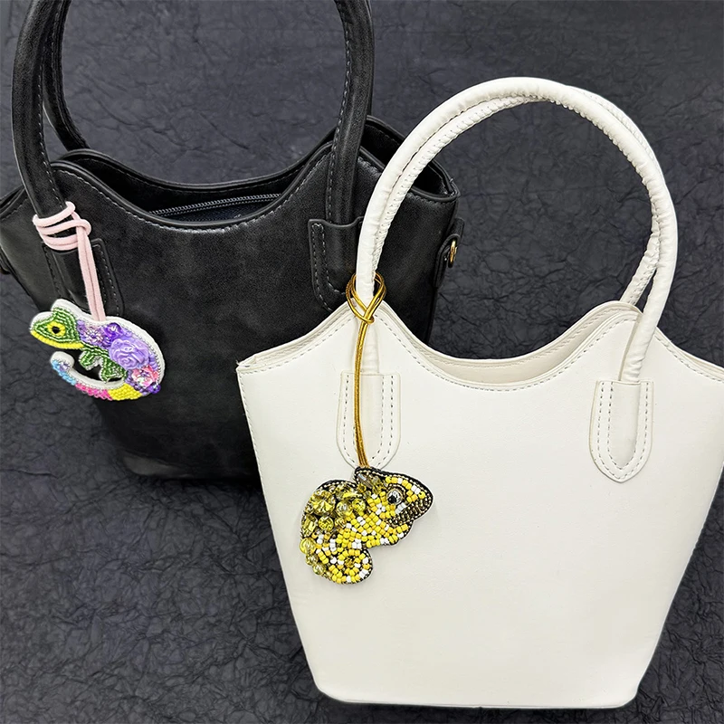 

3d Handmade Rhinestone Beaded Bag Pendant Lizard Animal Hanging Rope Patches Crystal Patch Beading Applique Pendant Bag Lanyard