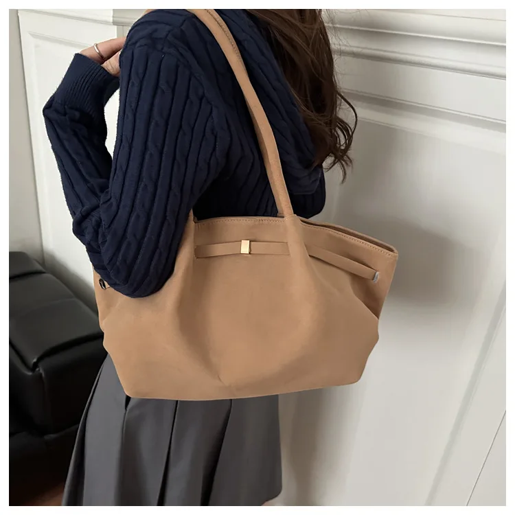 Umhängetasche aus Wildlederimitat für Damen, modisch, Pendler-Einkaufstasche, lässig, Unterarm-Eimer-Geldbörse, Herbst, täglich, Luxus-Handtasche – Detail 23