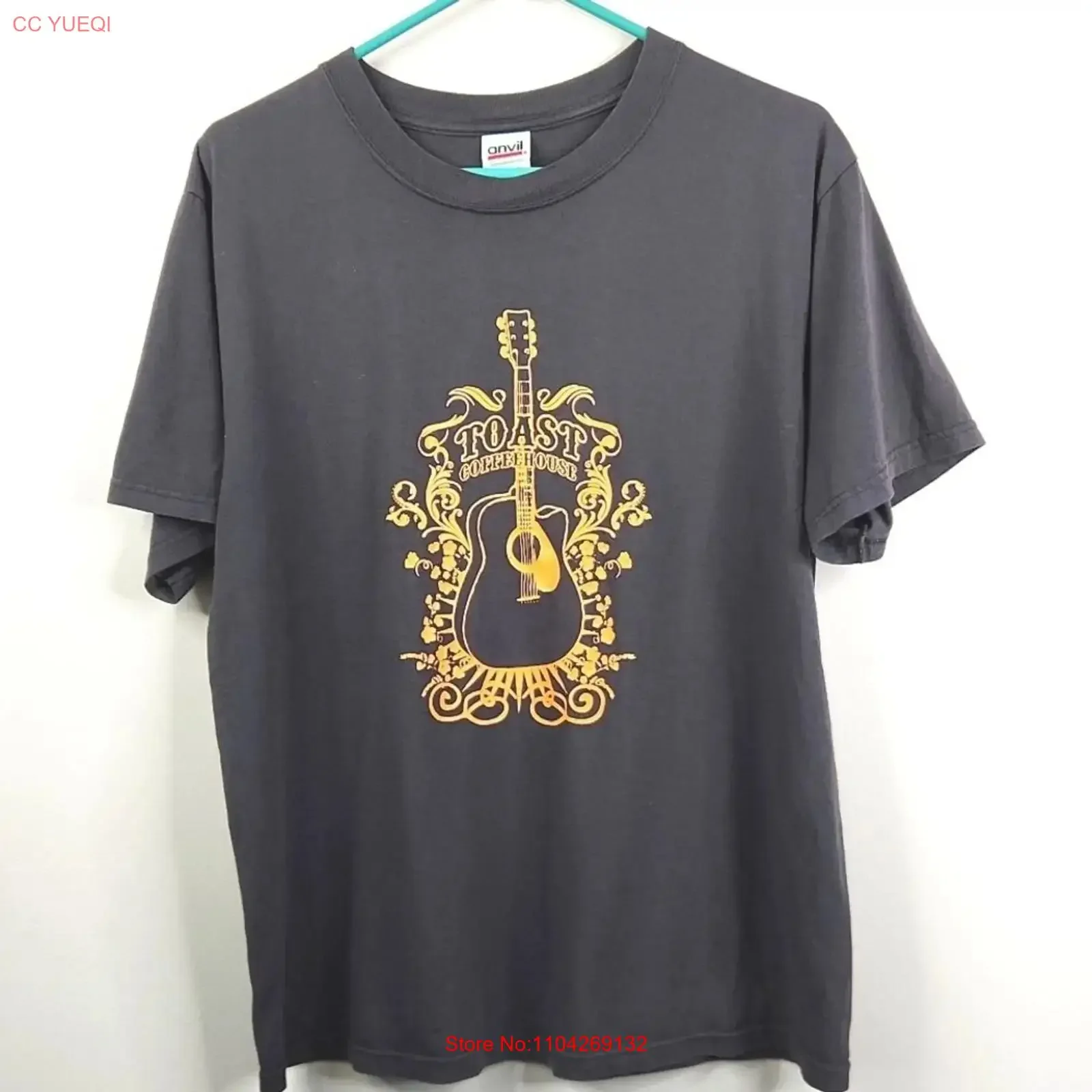 Anvil Pre Shrunk Toast Coffeehouse Acoustic Guitar Frontside T Shirt Medium vintage Washed designer clothes homme Unisex