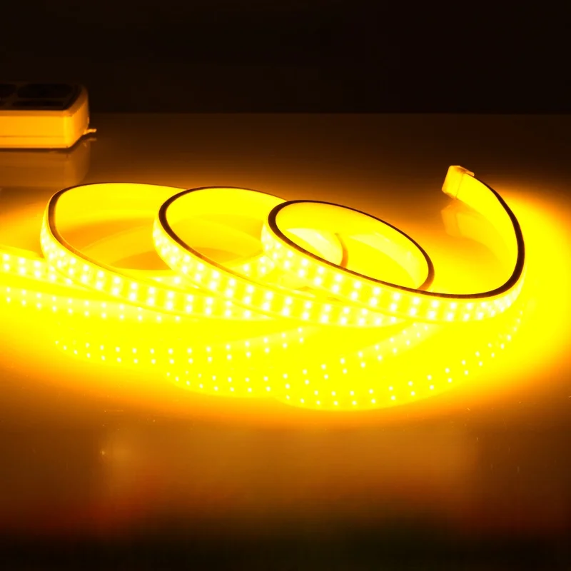 bandes-lumineuses-a-led-ultra-lumineuses-pour-salon-exterieur-etanches-trois-rangees-de-lumiere-doree-bandes-lumineuses-violettes-et-roses
