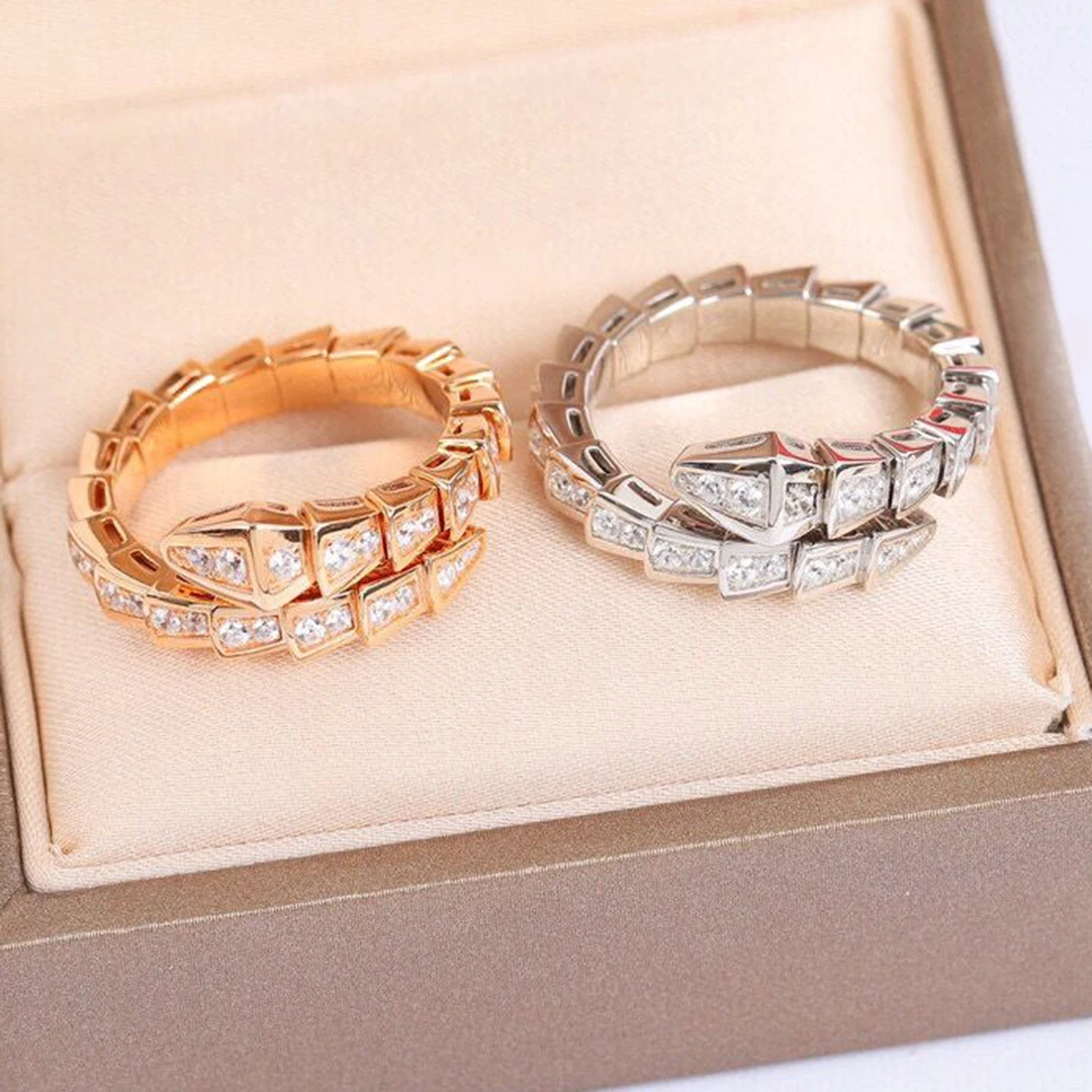 

Женское кольцо из серебра 925 пробы, с фианитом